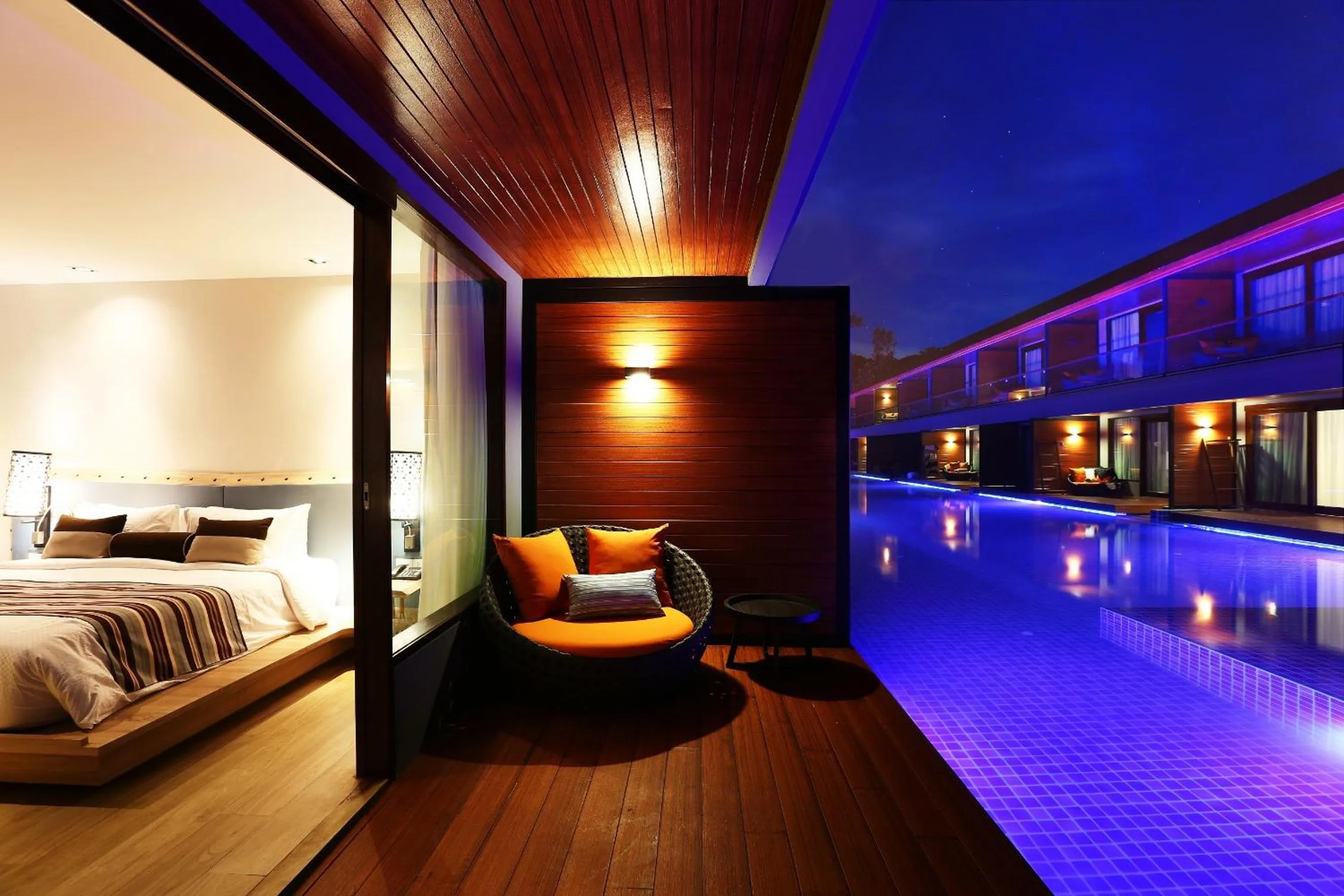 Deluxe Pool Access Double Room in AKIRA Lipe Resort