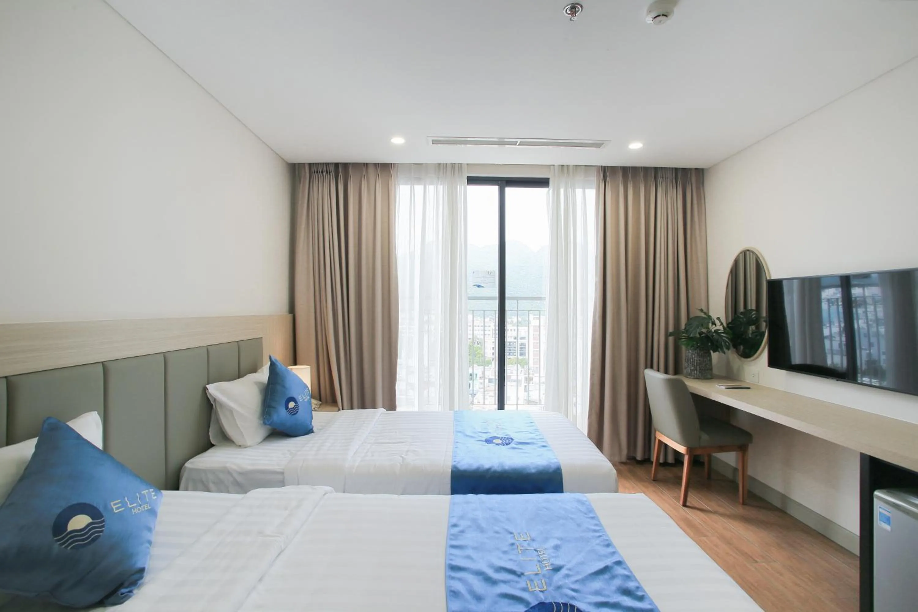 Deluxe Double or Twin Room with Mountain View in Elite Hotel Nha Trang