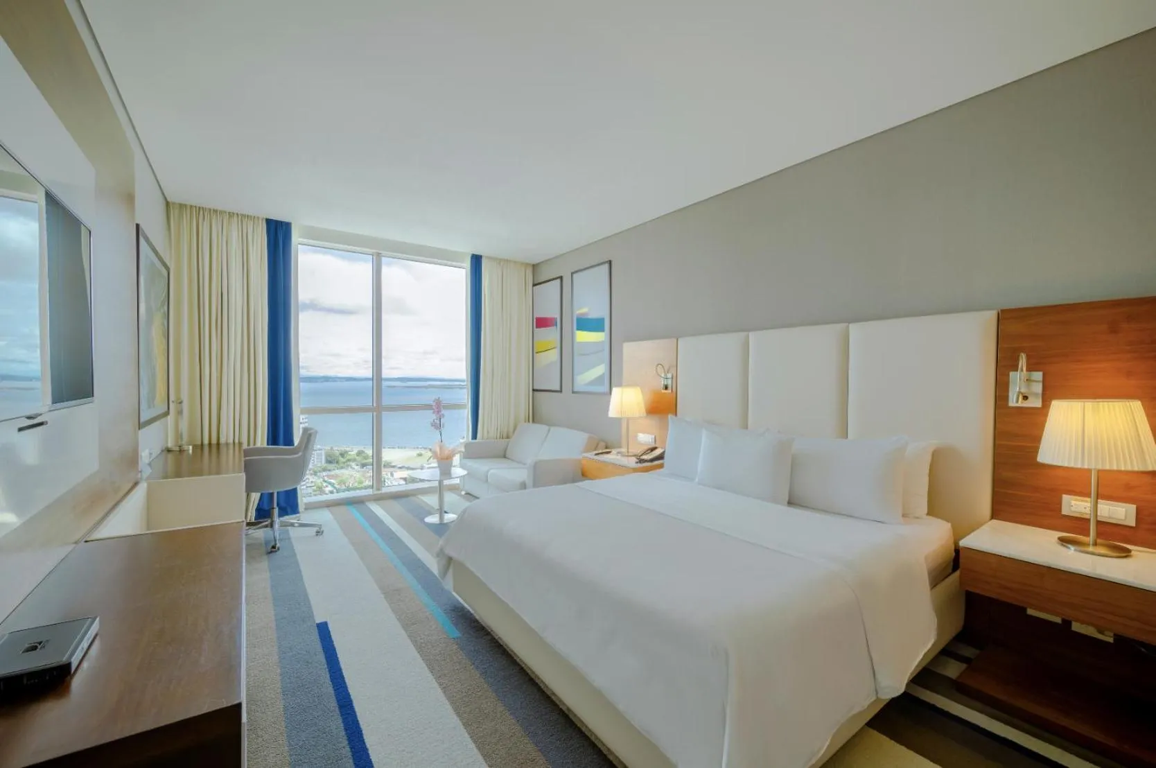 Classic King Room with City View in Hotel InterContinental Cartagena by IHG