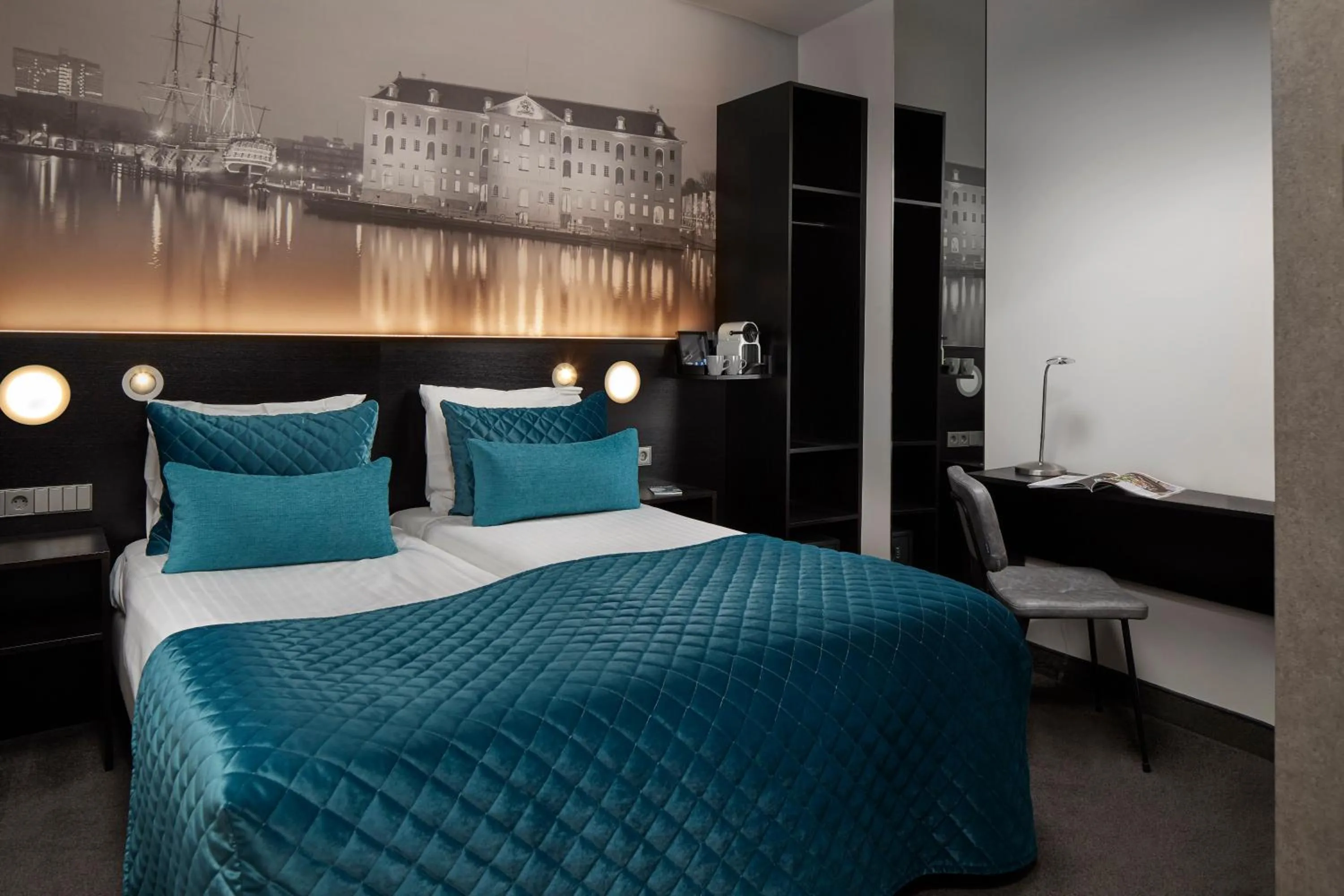 Twin Room in Singel Hotel Amsterdam