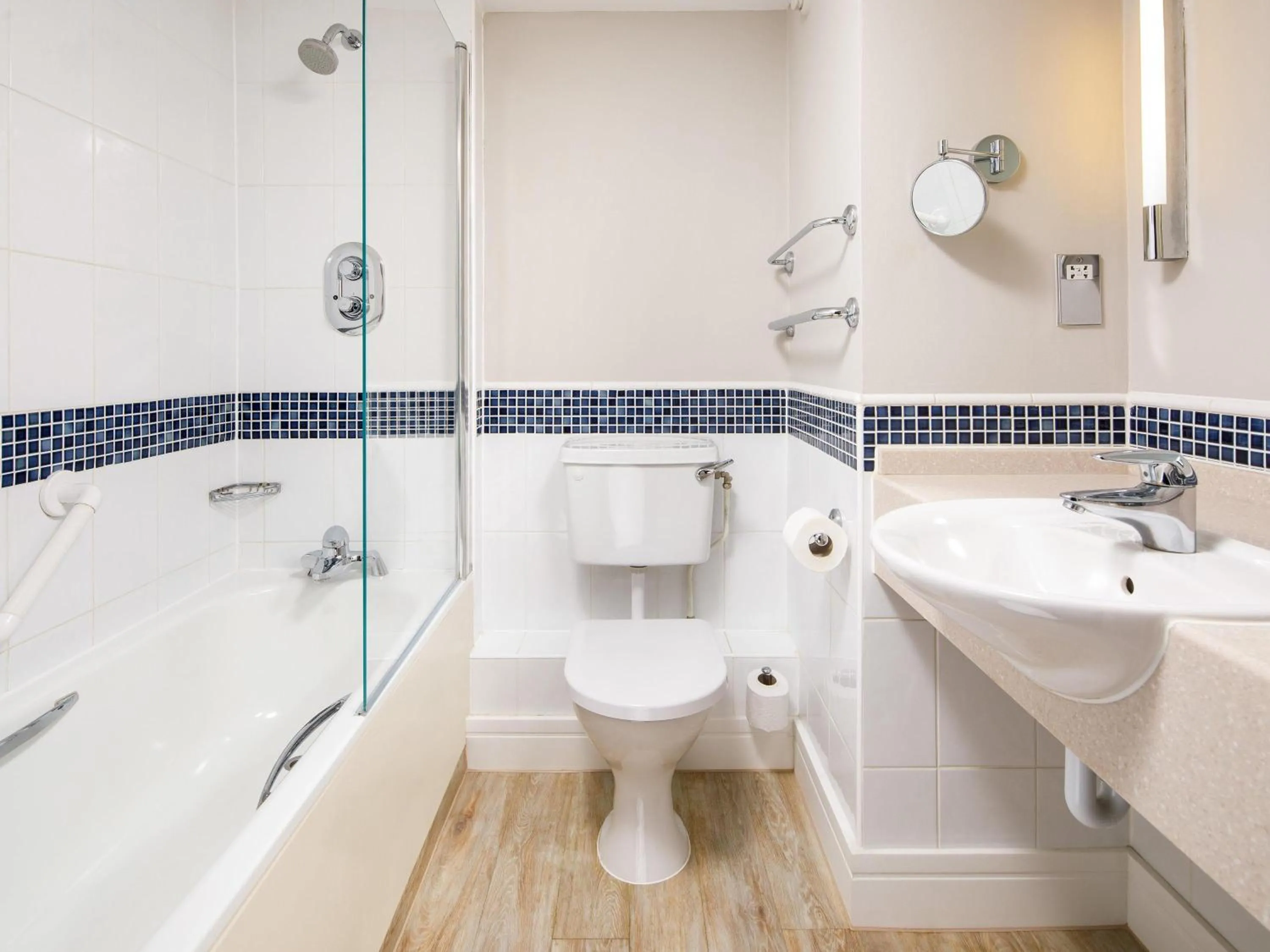 Classic Double Room in Mercure Gloucester Bowden Hall Hotel