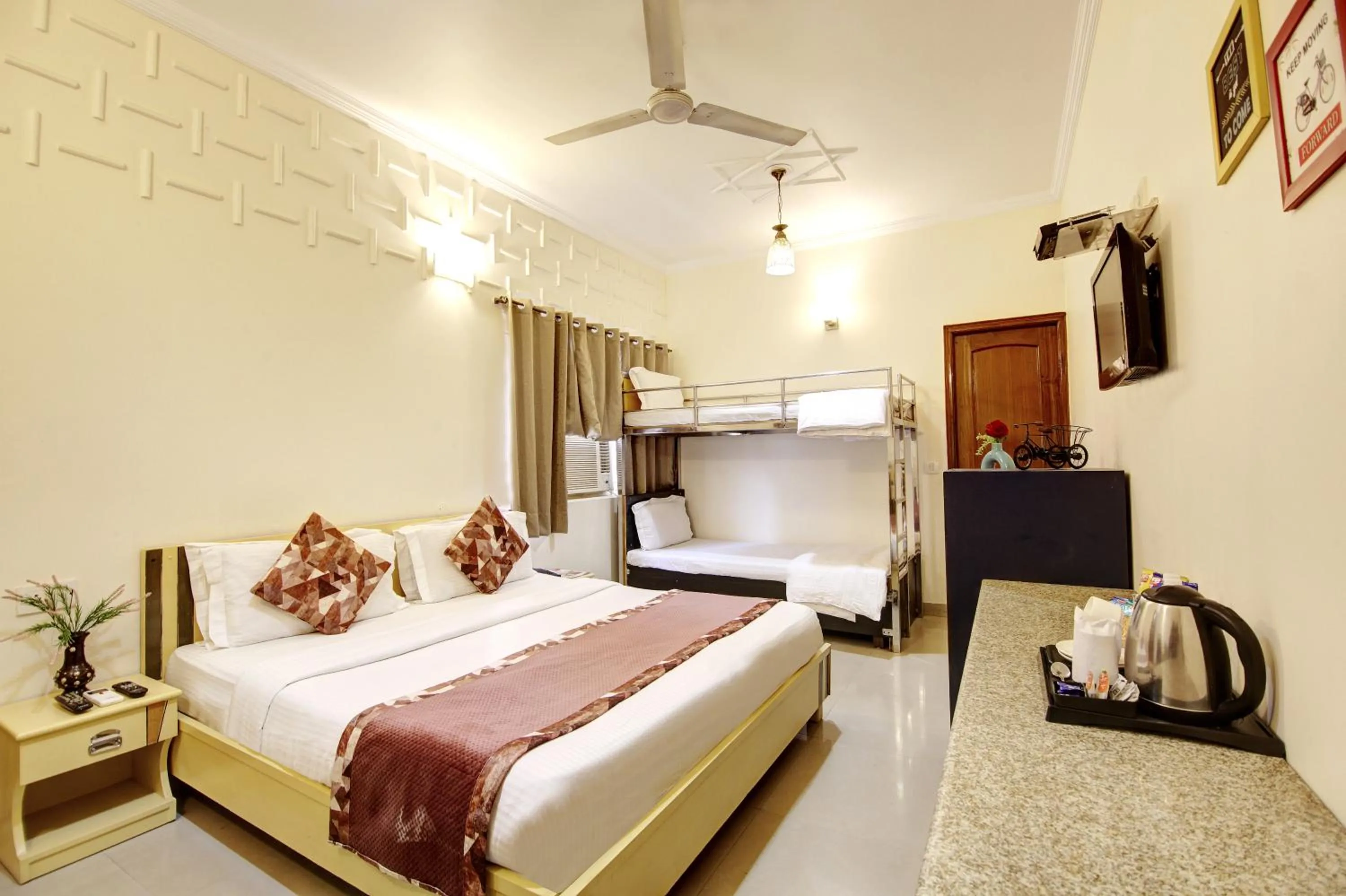 Deluxe King Room in Persona International Hotel Karol Bagh Delhi