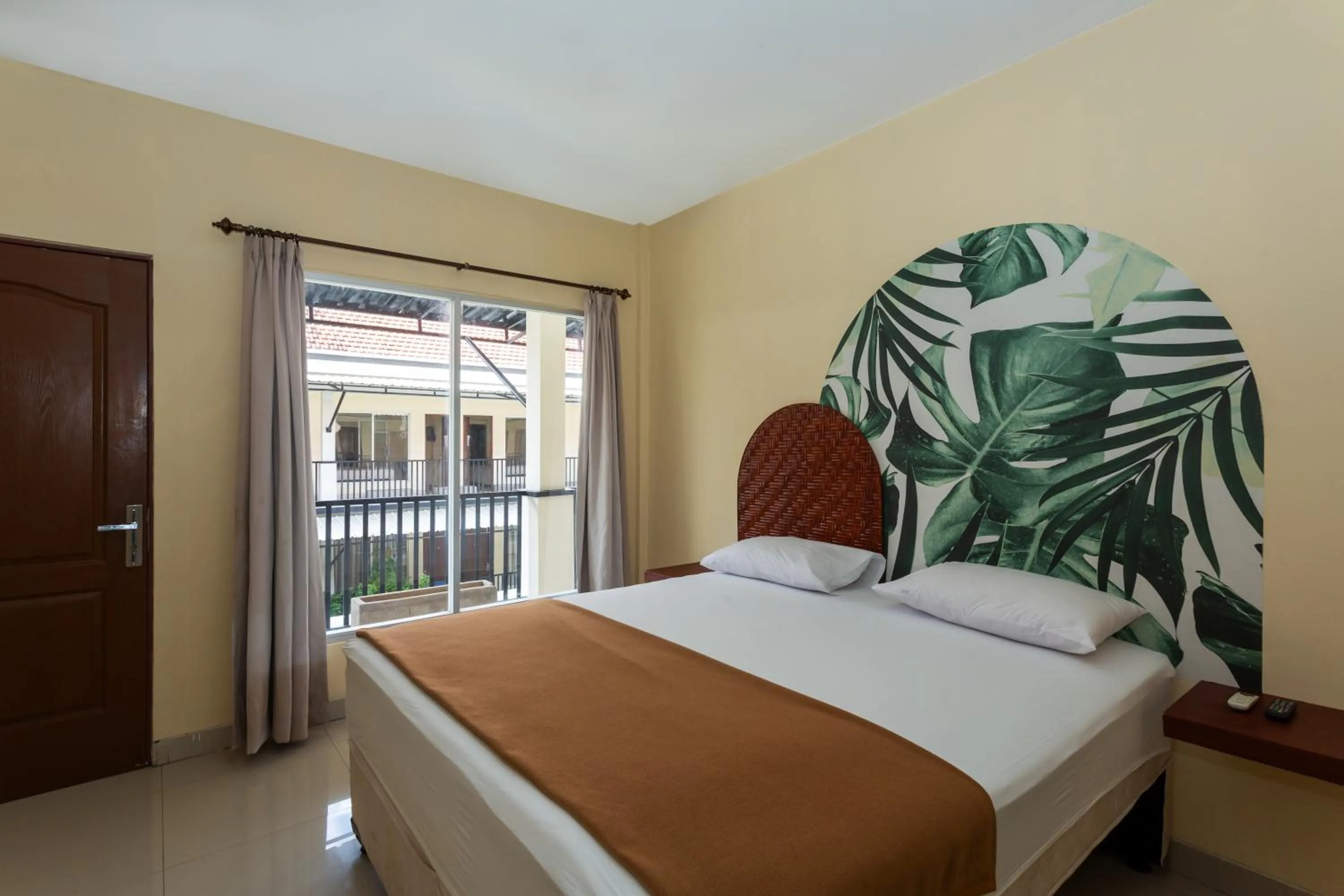 Deluxe King Room in Cove Kanaya