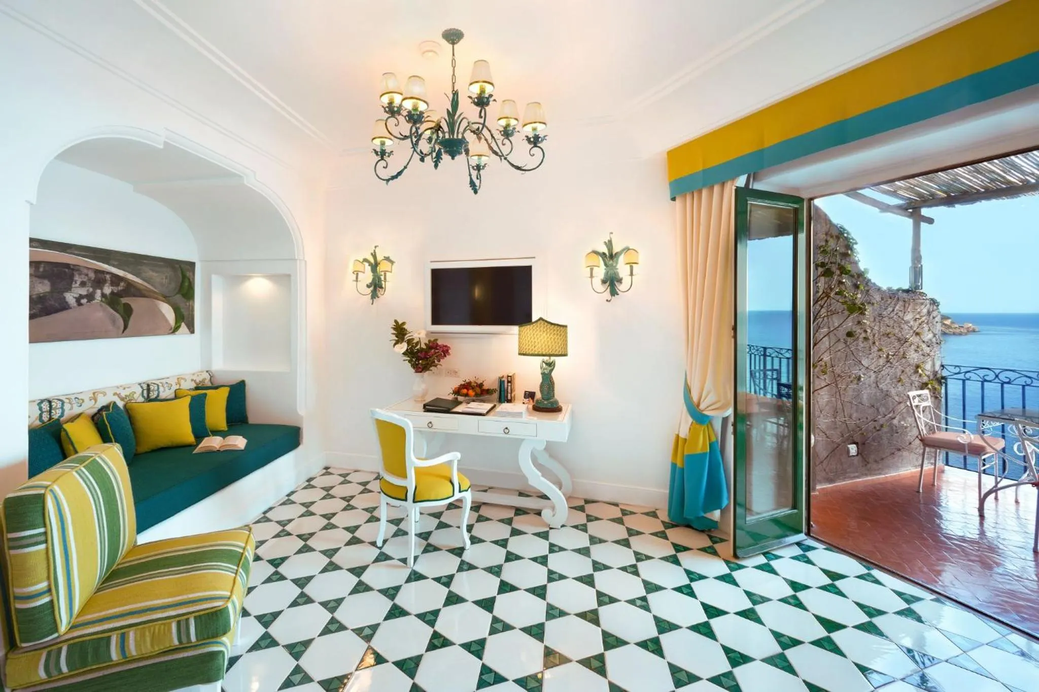 Suite with Terrace and Sea View in Il San Pietro di Positano