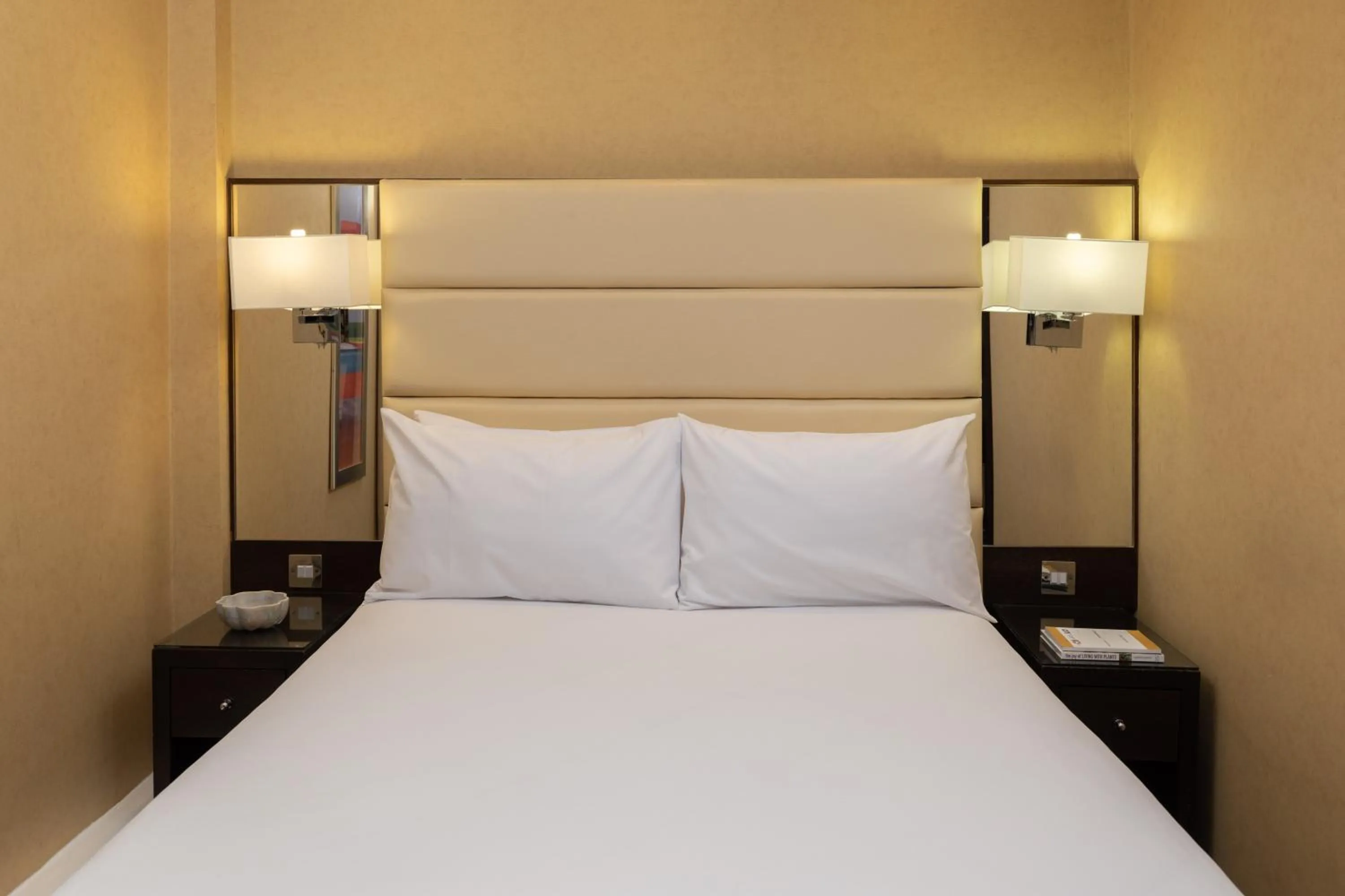 Club Double Room in Park Grand Hyde Park