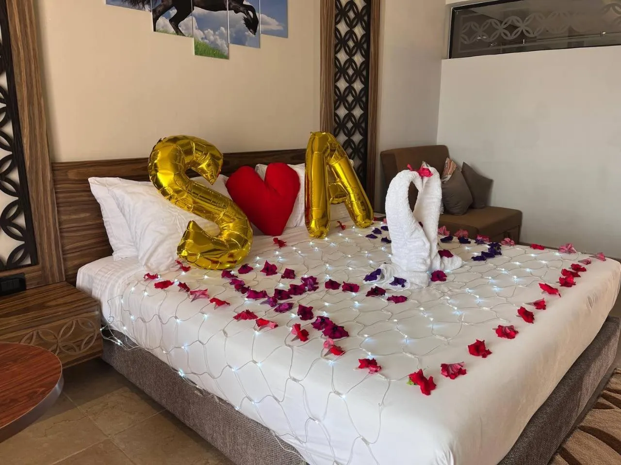 Deluxe Honeymoon Package in Jasmine Palace Resort