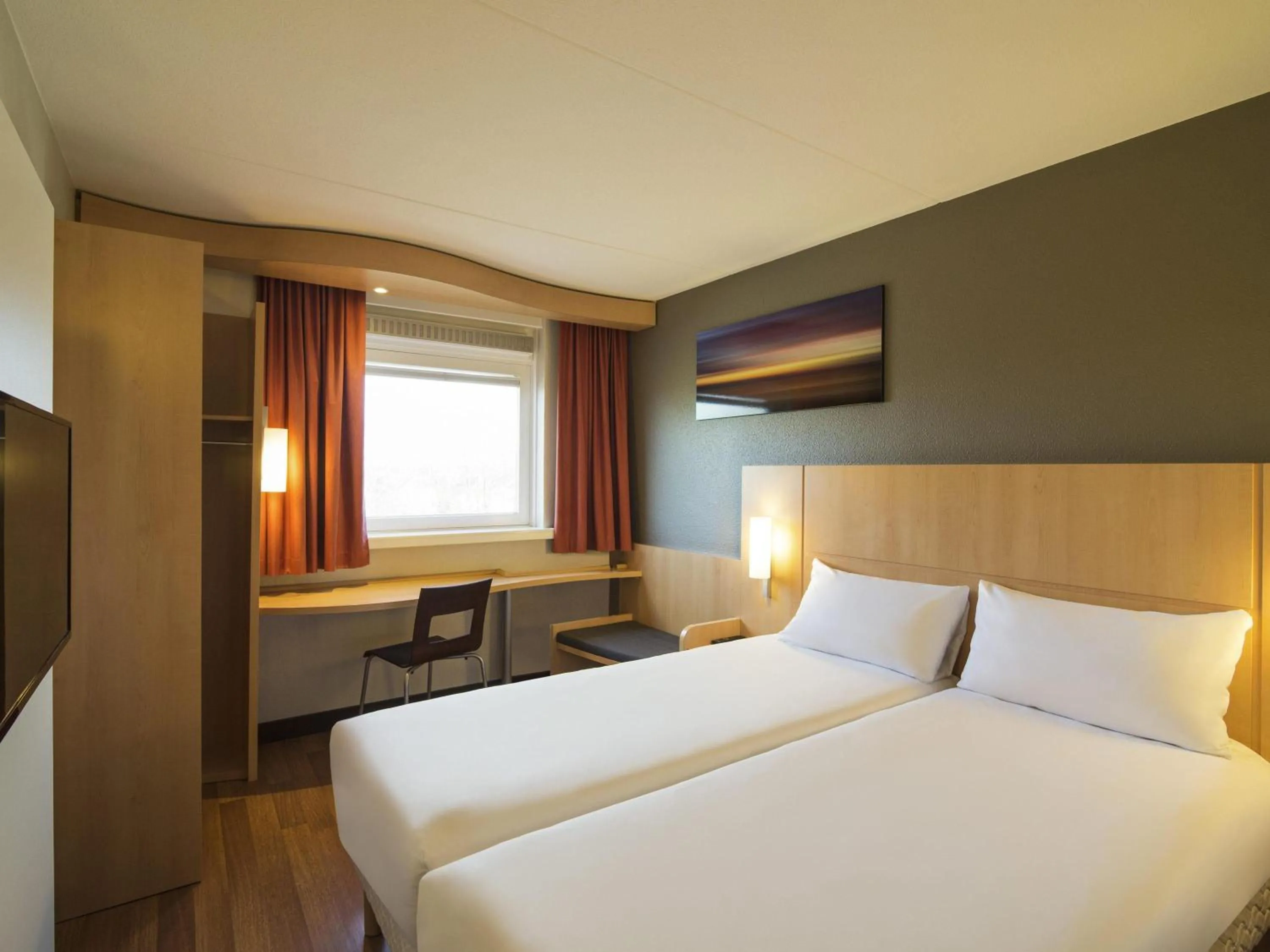Standard Twin Room in ibis Utrecht
