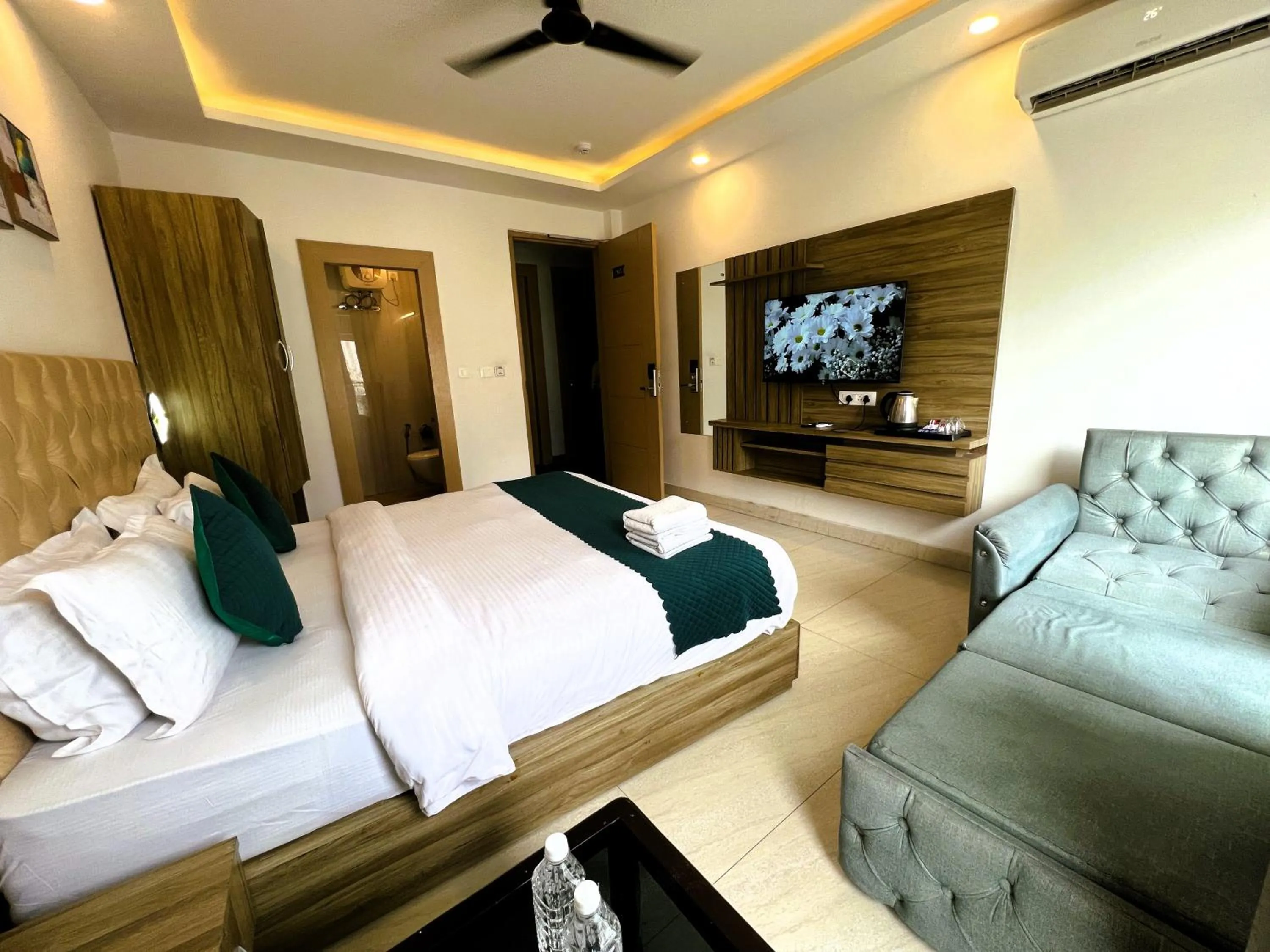 Executive Triple Room in Hotel JP Hills Rishikesh