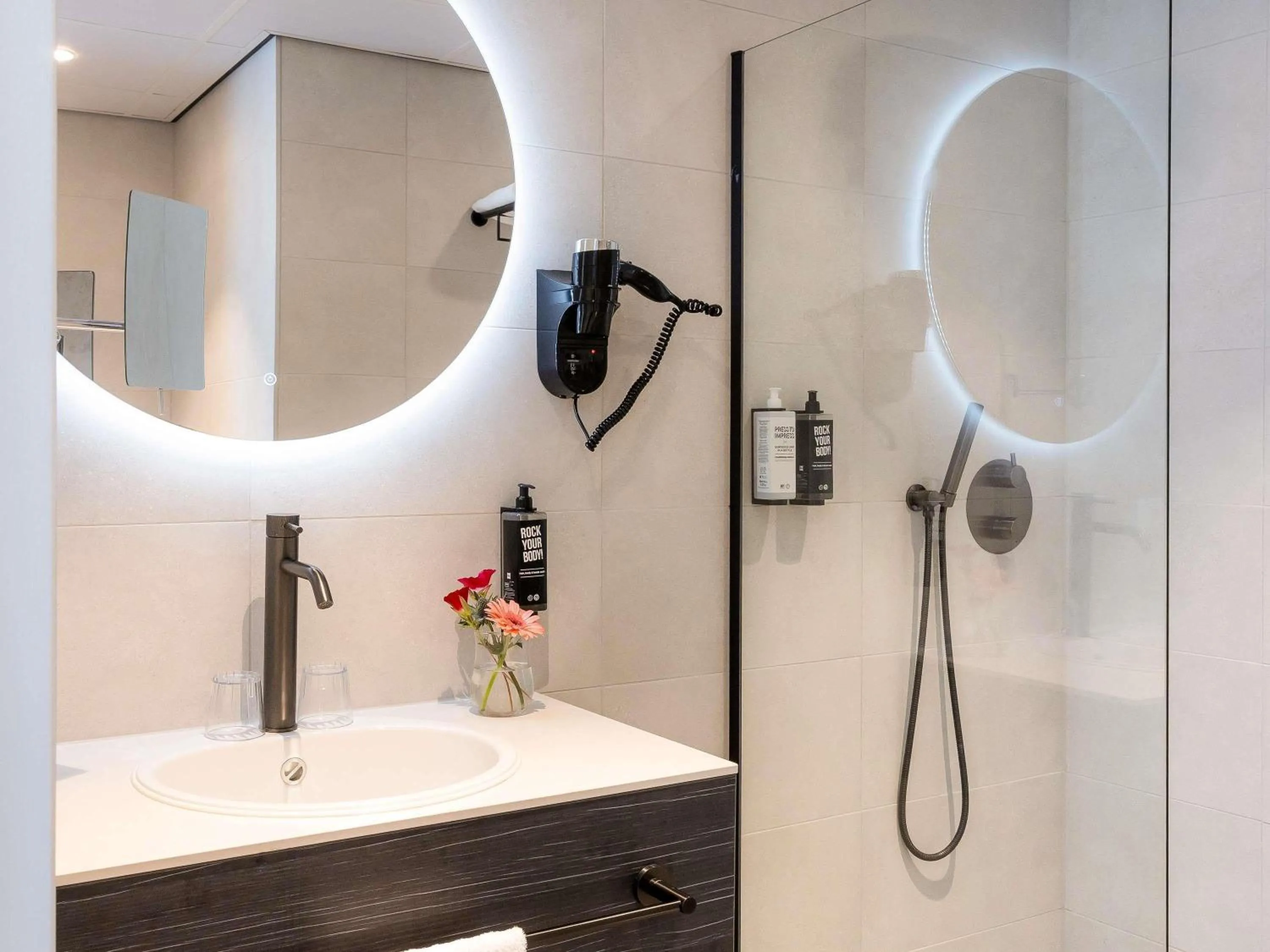 Deluxe Room with Balcony - Top Floor in ibis Styles Den Haag Scheveningen