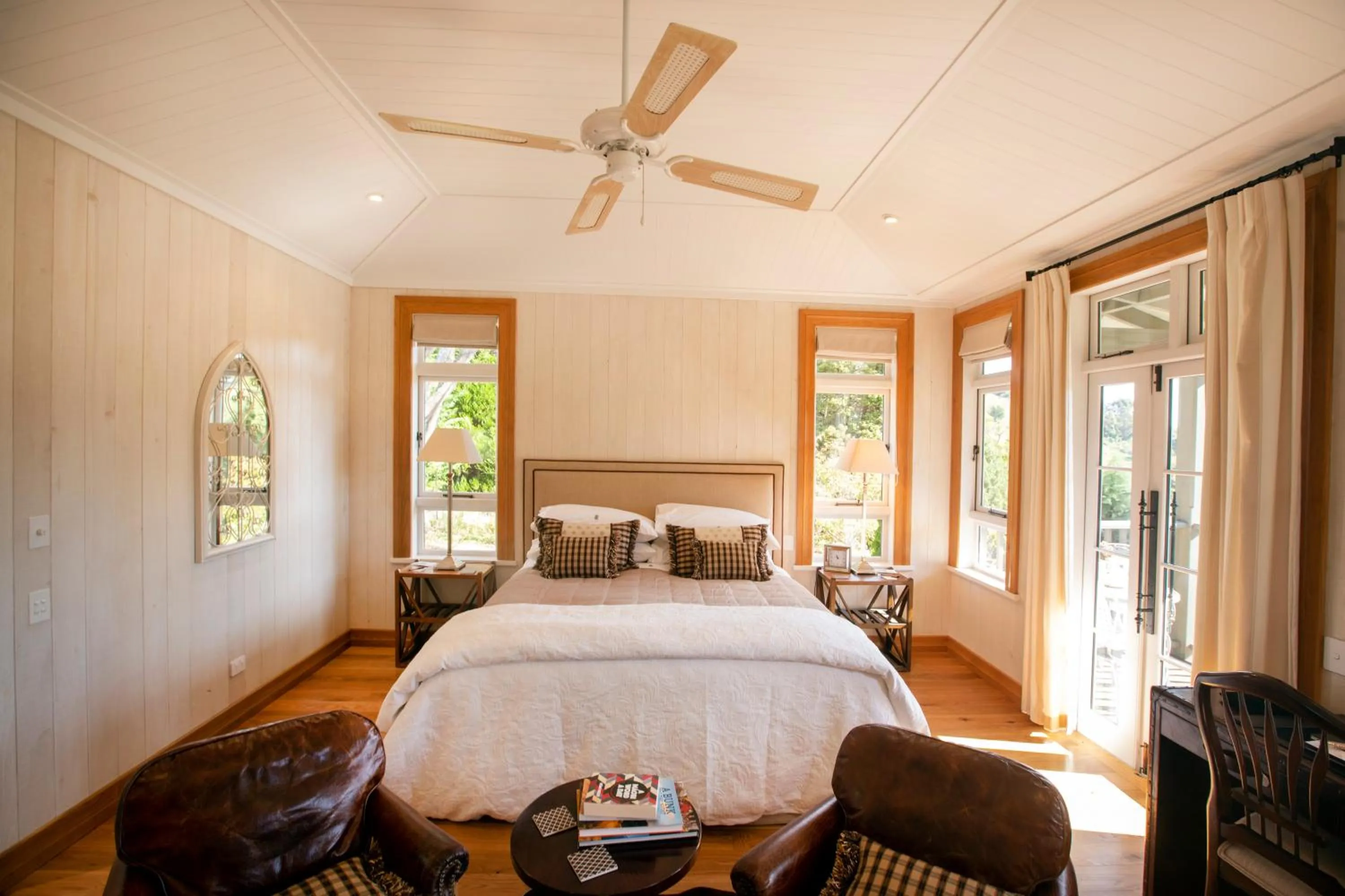 Junior Suite with Balcony in Pihopa Retreat