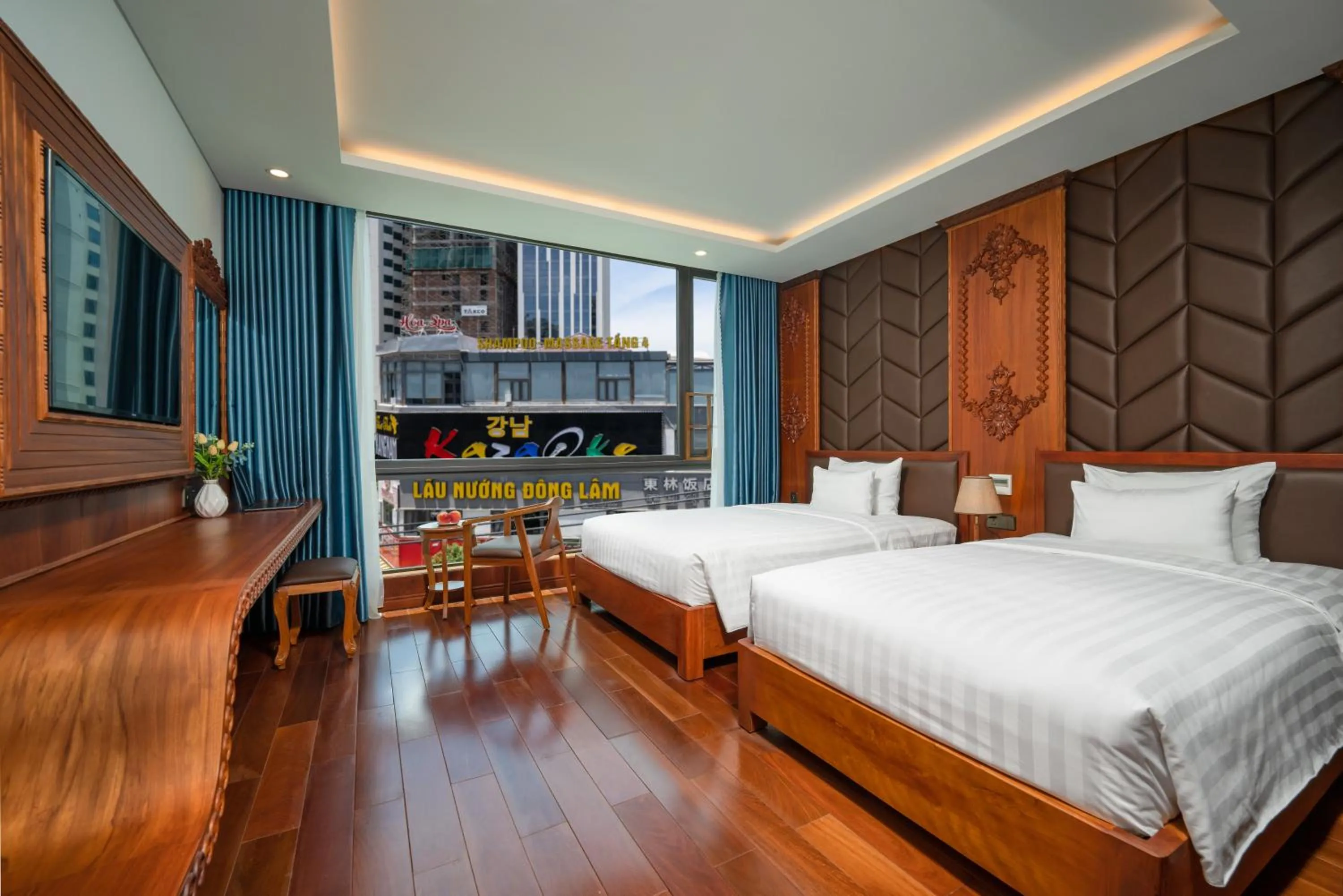 Superior Twin Room in Monalisa Luxury Hotel