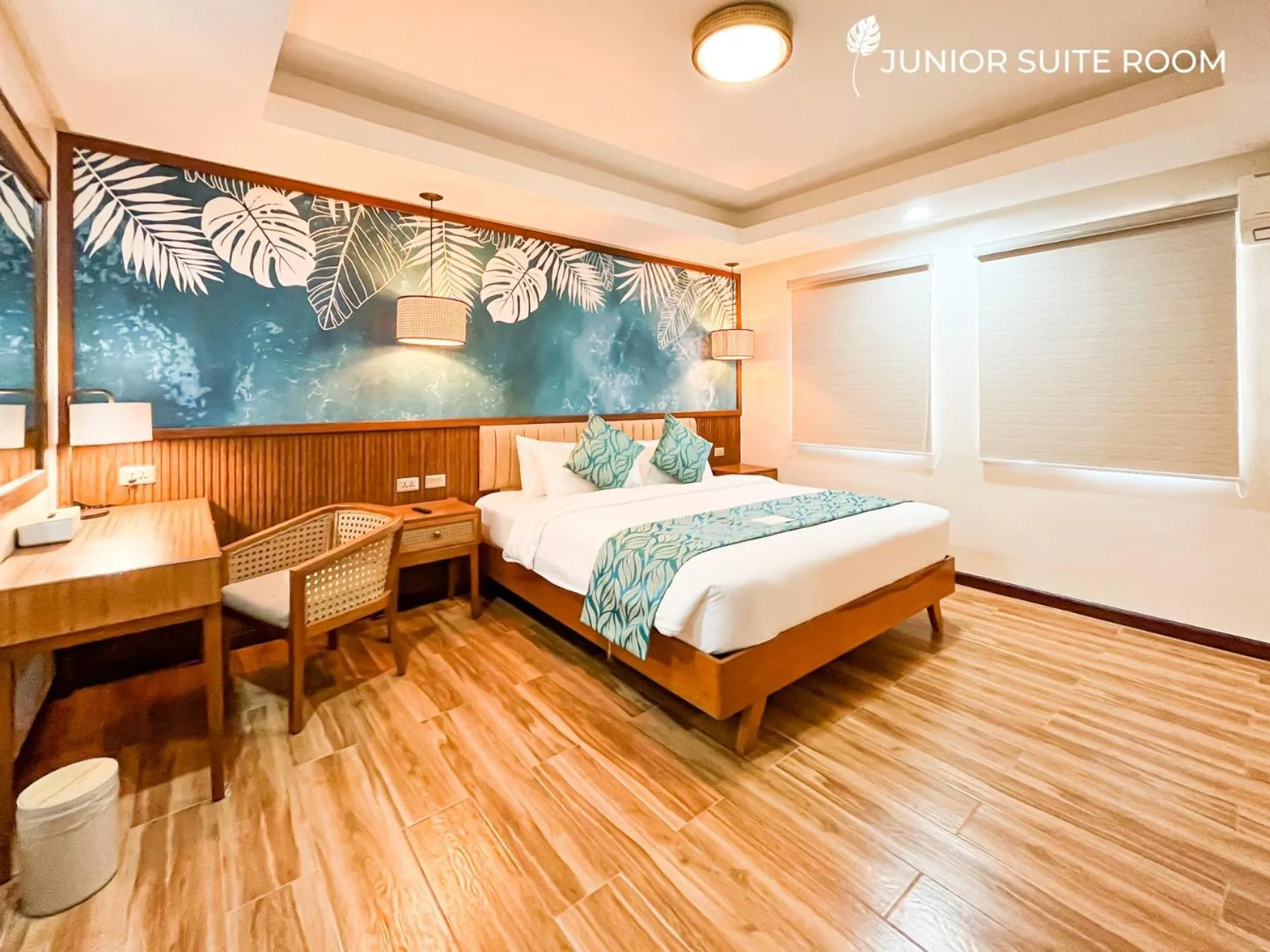 Queen Room in La Jolla Luxury Beach Resort