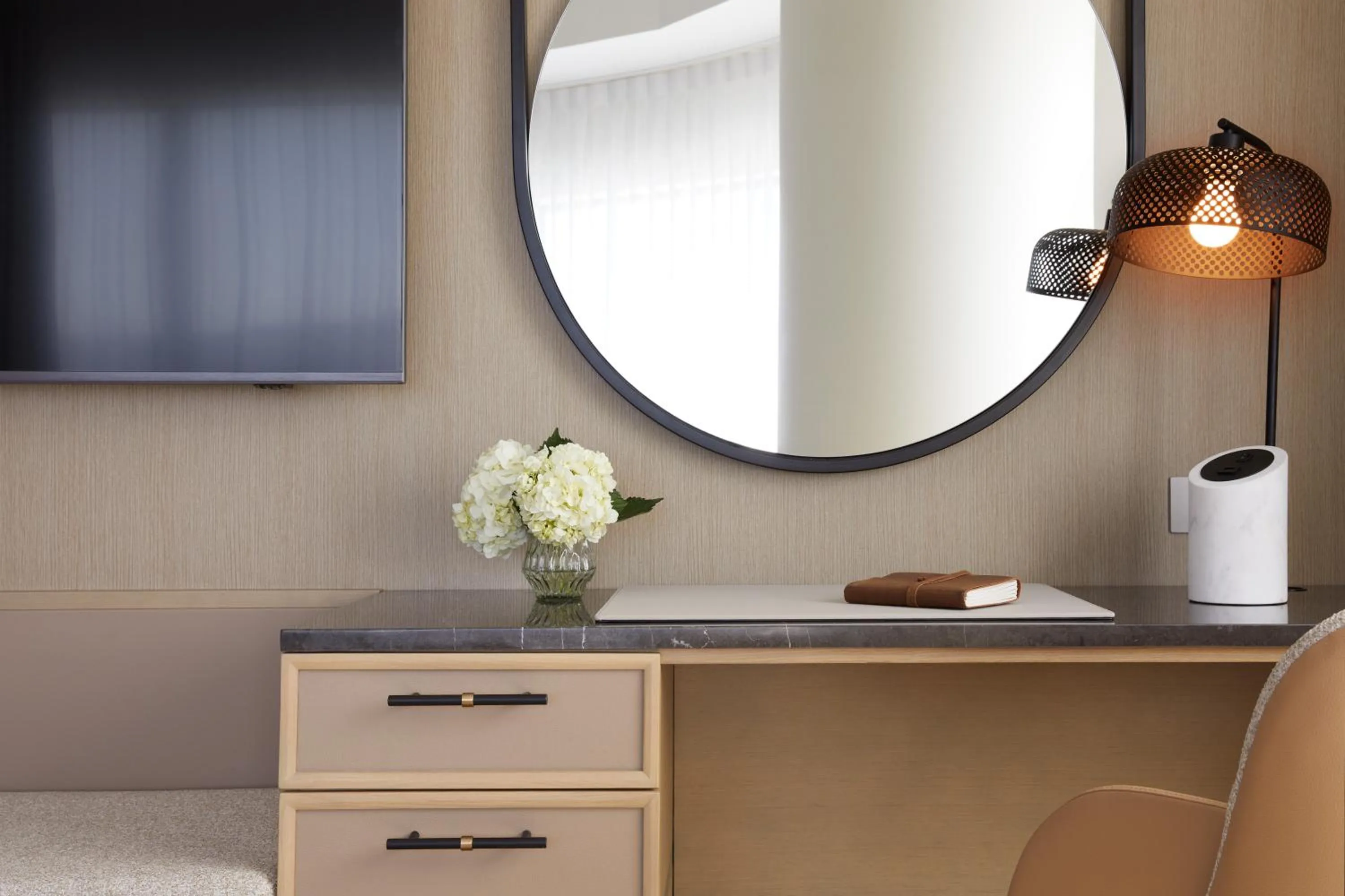 Classic Queen Room with Two Queen Beds in InterContinental Seattle Bellevue, by IHG