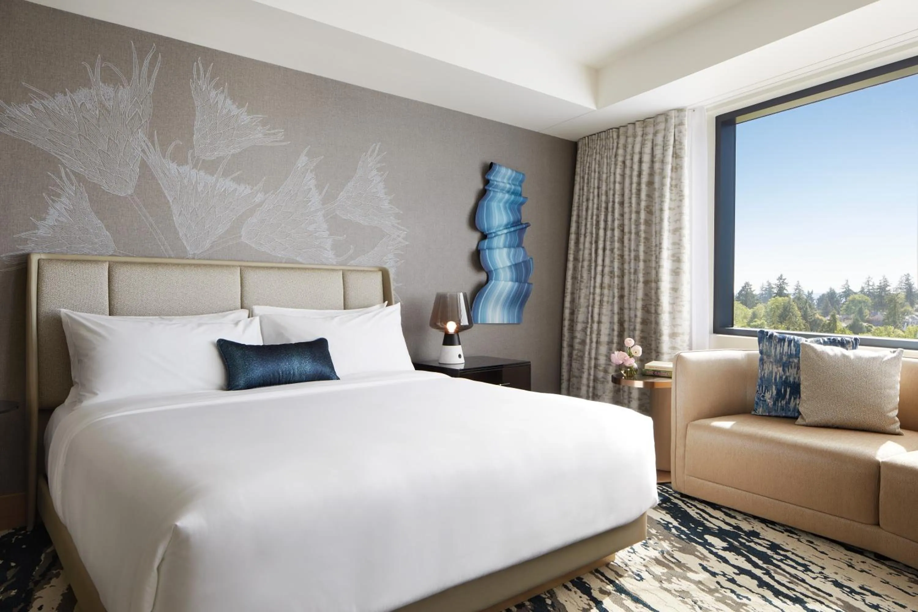 Premium King Room in InterContinental Seattle Bellevue, by IHG