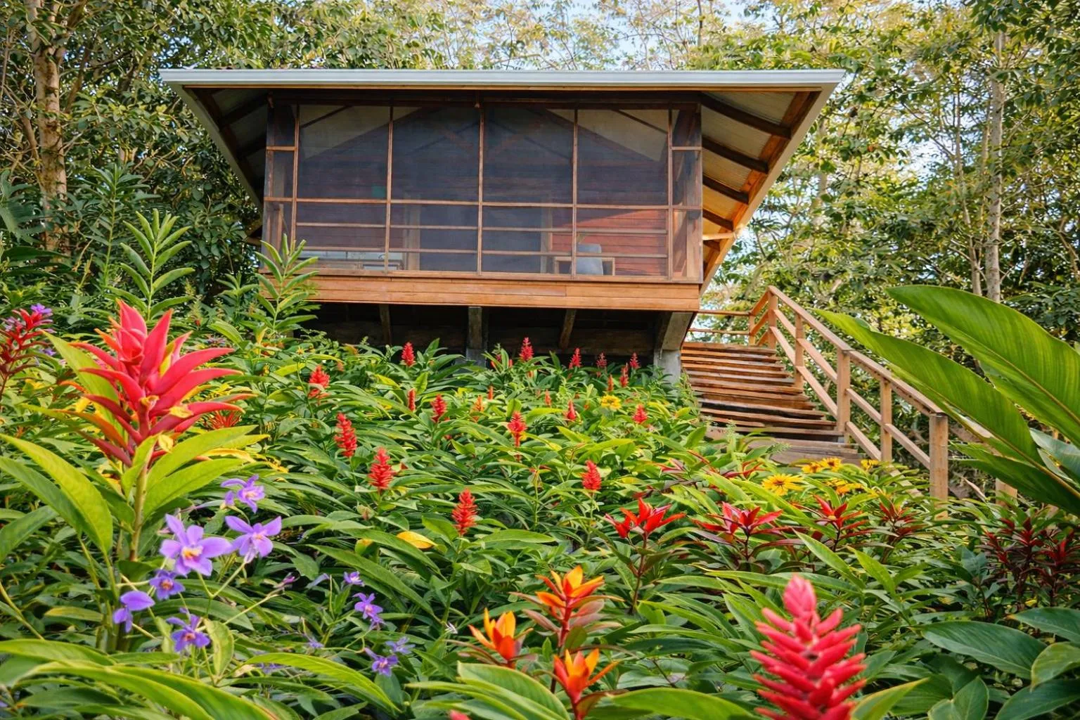 Deluxe Bungalow with Sea View in Akwaba Lodge Island Boutique Hotel