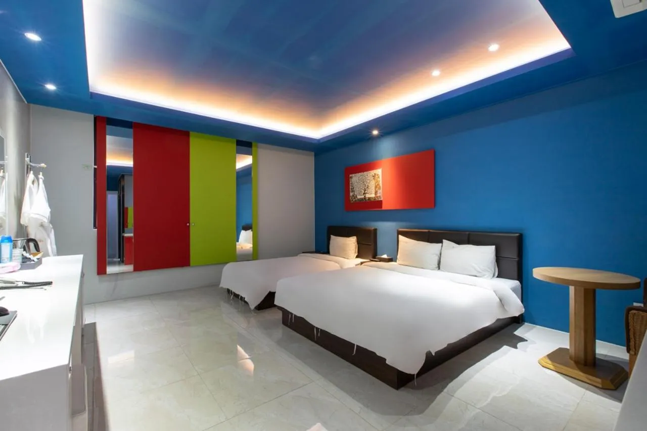 Deluxe Twin Room in Incheon Pentastar Hotel