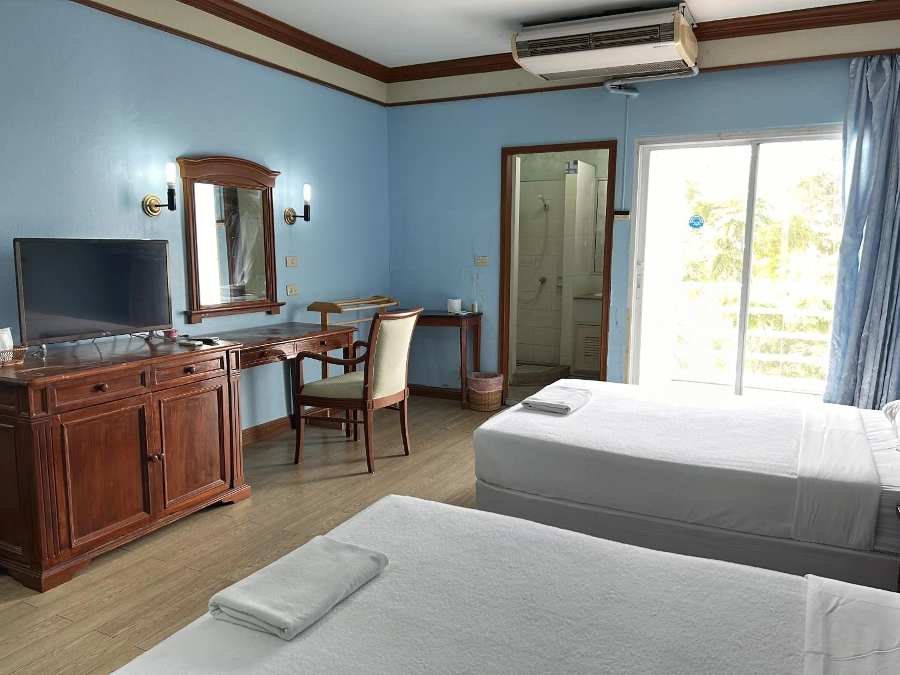 Superior Twin Room in สถานตากอากาศบางปู สมุทปราการ Bang Pu Recreation Center Samut Prakan