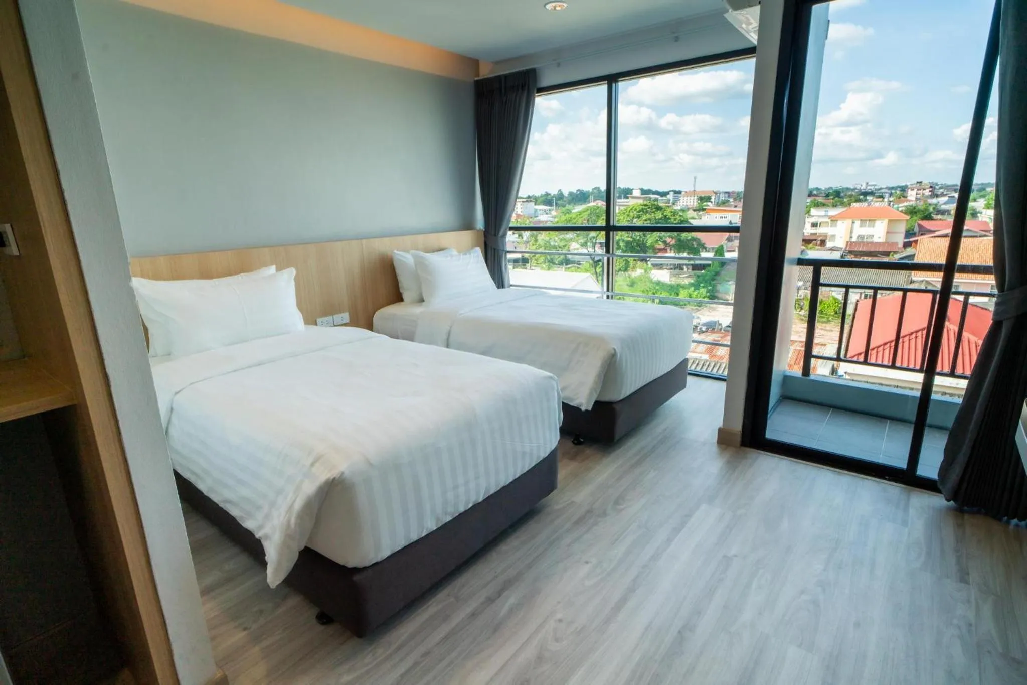 Deluxe Twin Room in Goodday Hotel