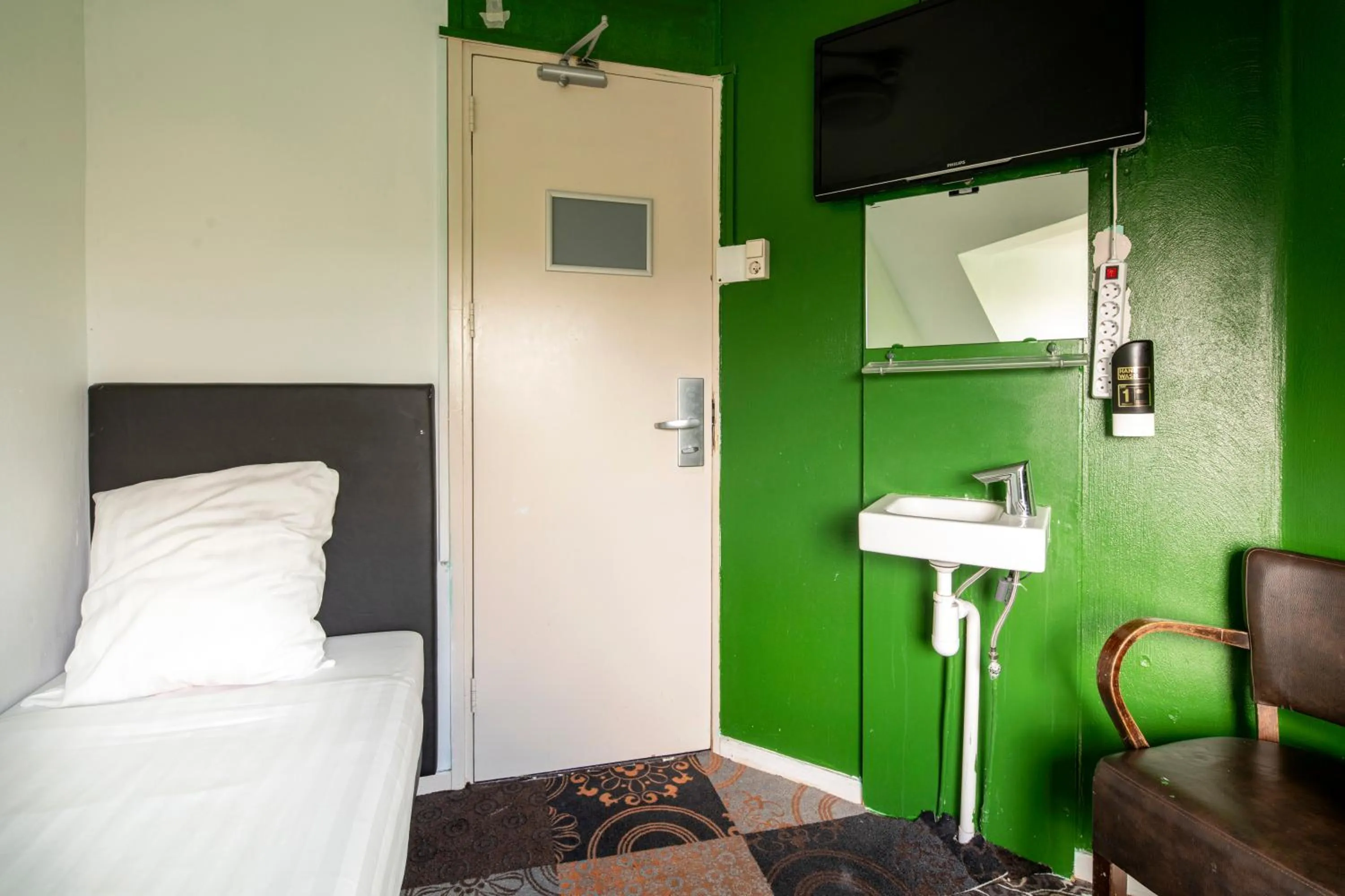 Single Room with Shared Facilities in Princess Hostel Leidse Square Amsterdam