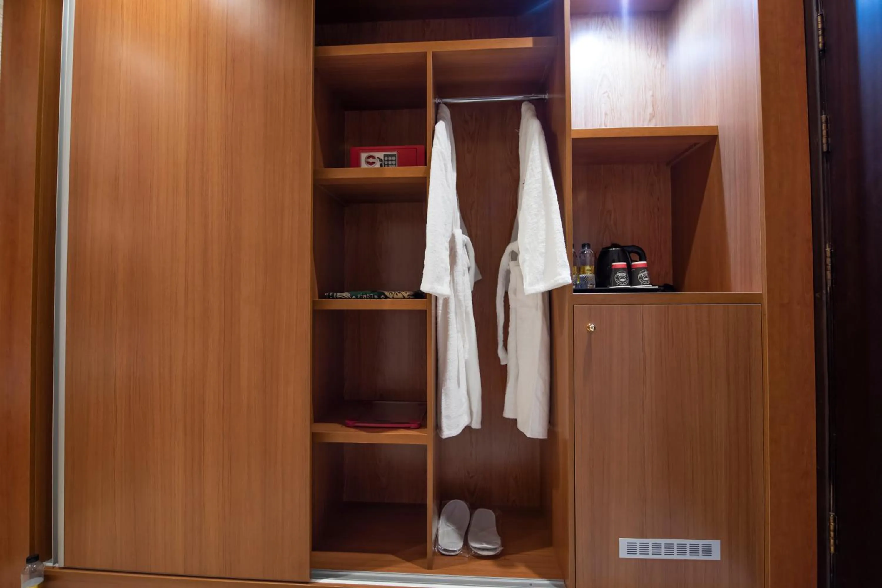 Budget Twin Room Internal view in Paradise Inn Jeddah Hotel