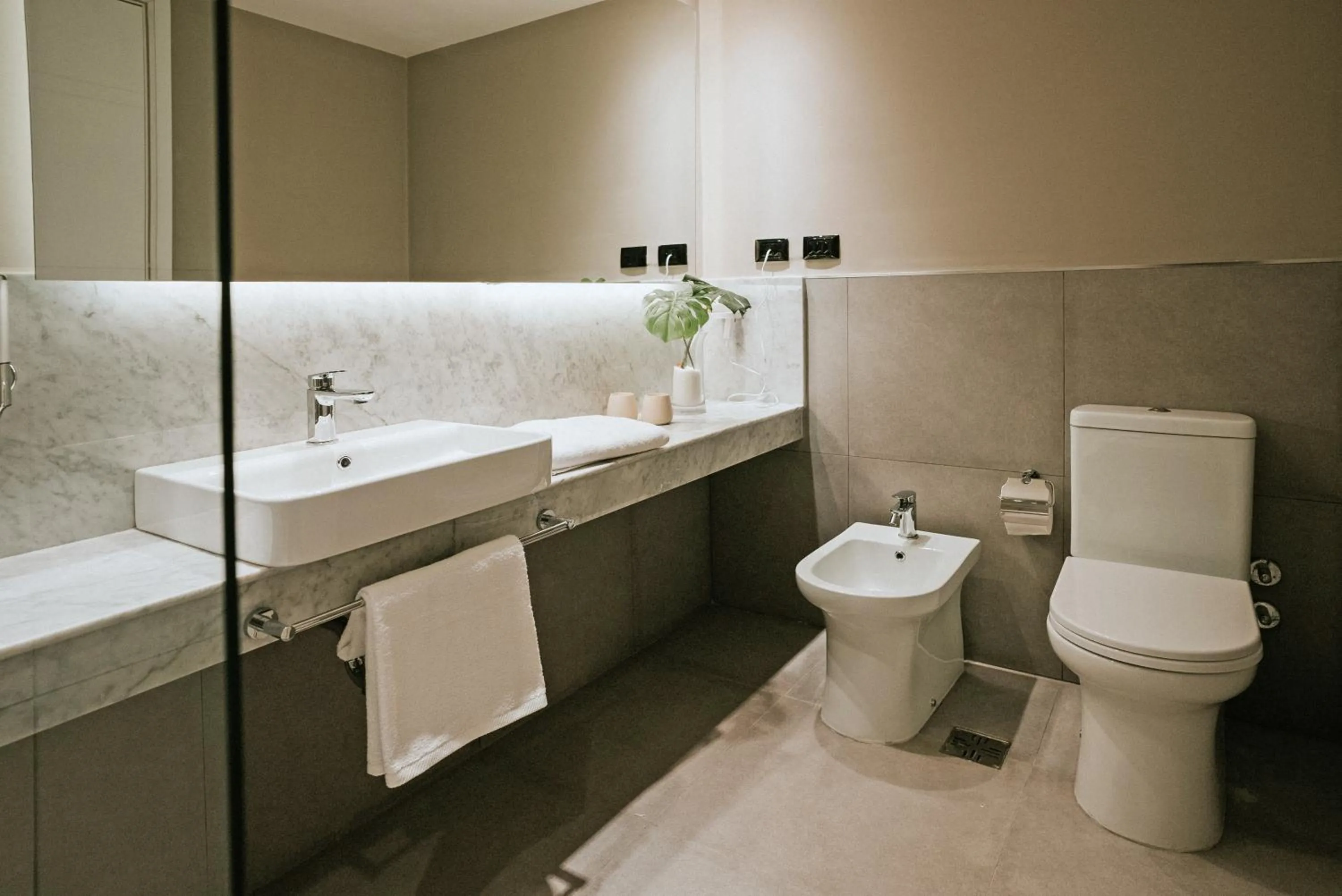 Superior Twin Room in Howard Johnson Plaza La Ribera