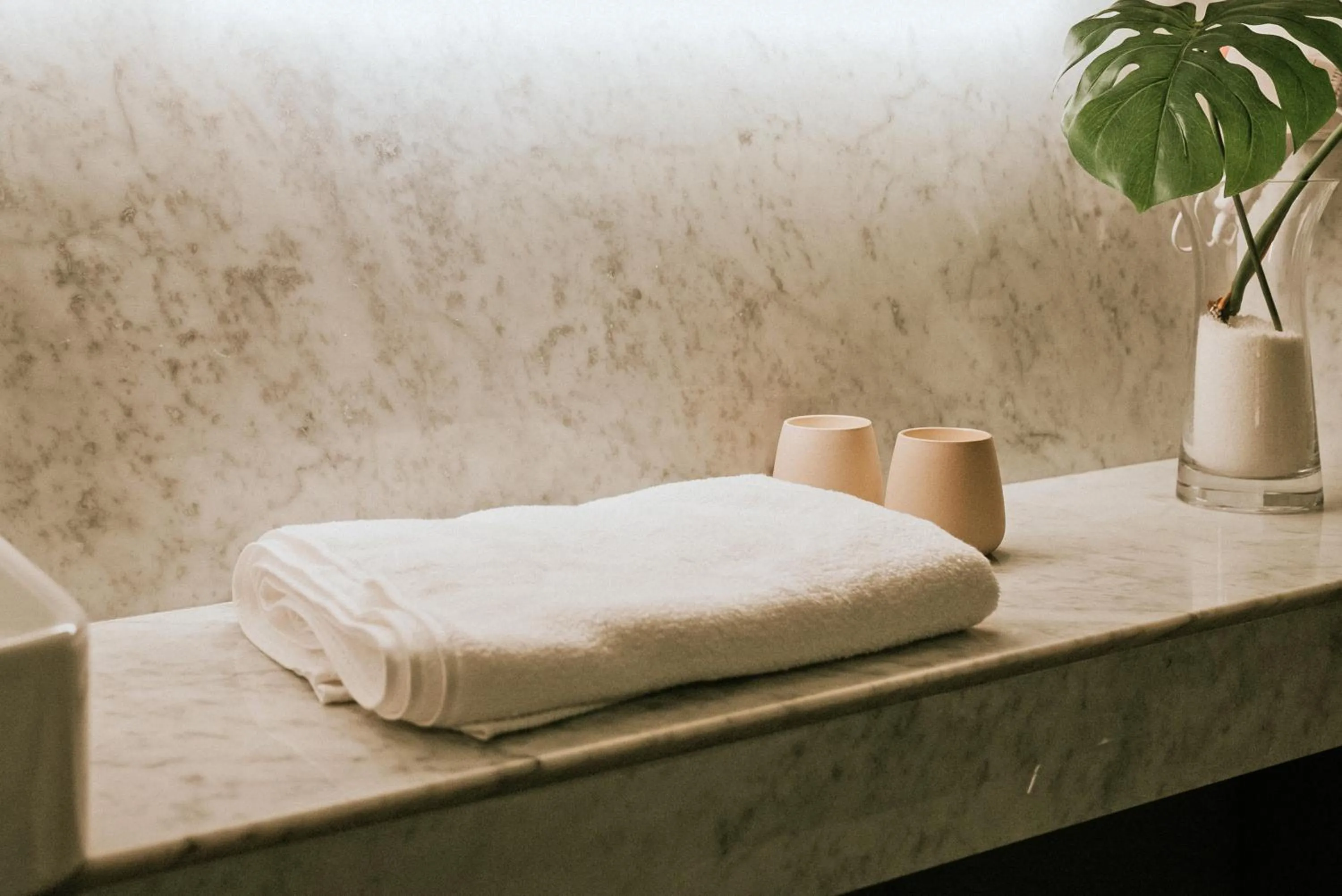 Deluxe King Suite in Howard Johnson Plaza La Ribera