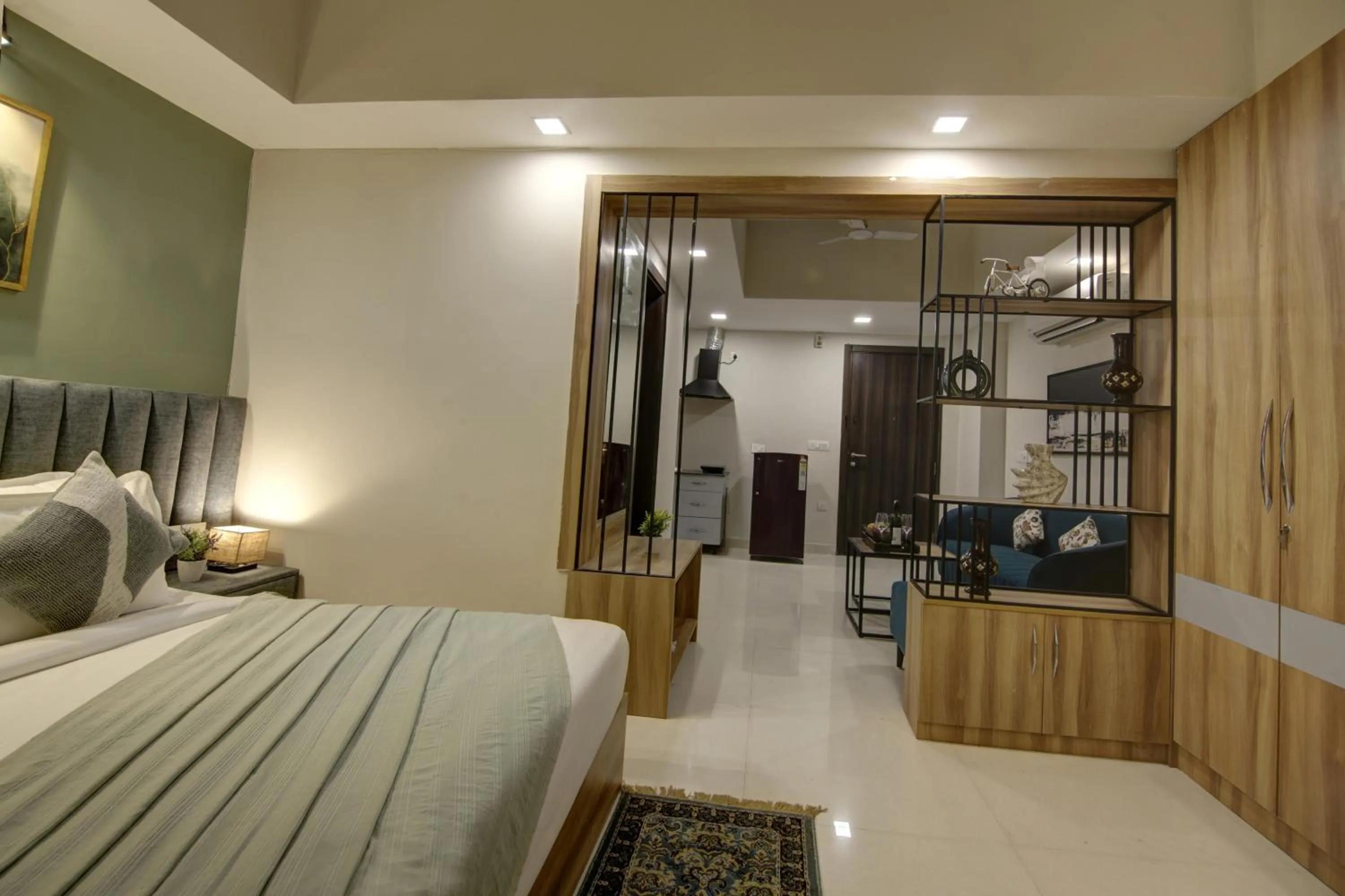 Triple occupancy Rooms in Saltstayz Premier - Golf Course Extension Road