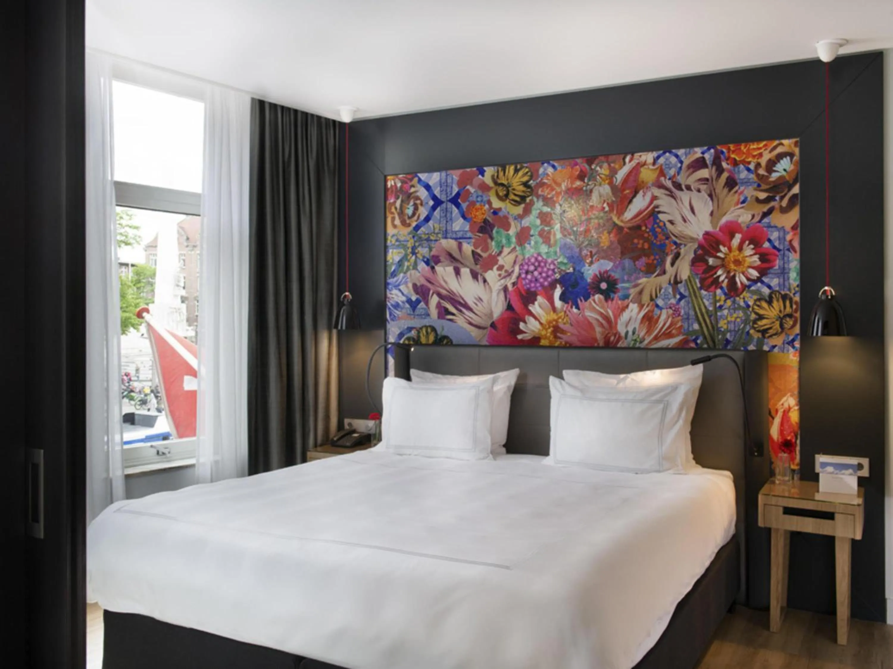 Signature City View Suite in Swissôtel Amsterdam