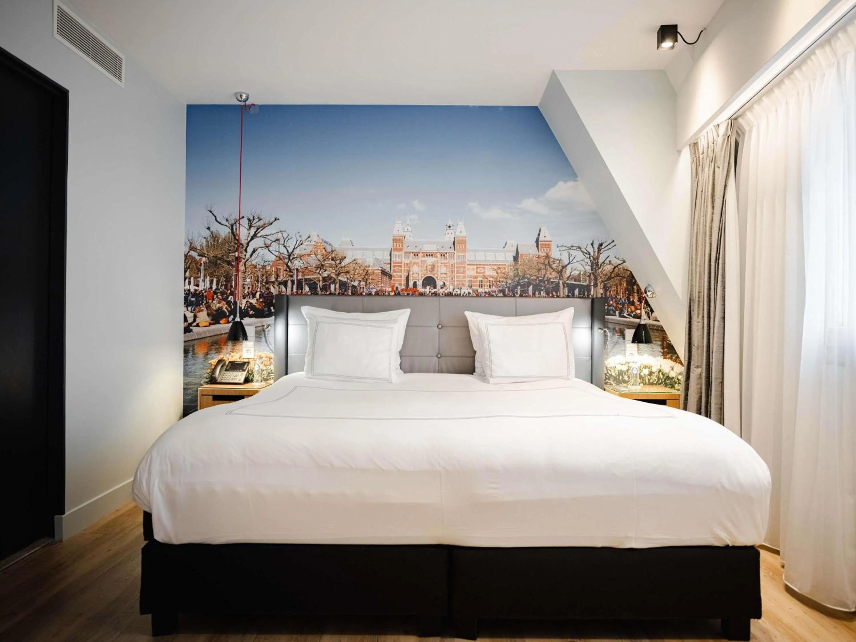 Suite with City View in Swissôtel Amsterdam