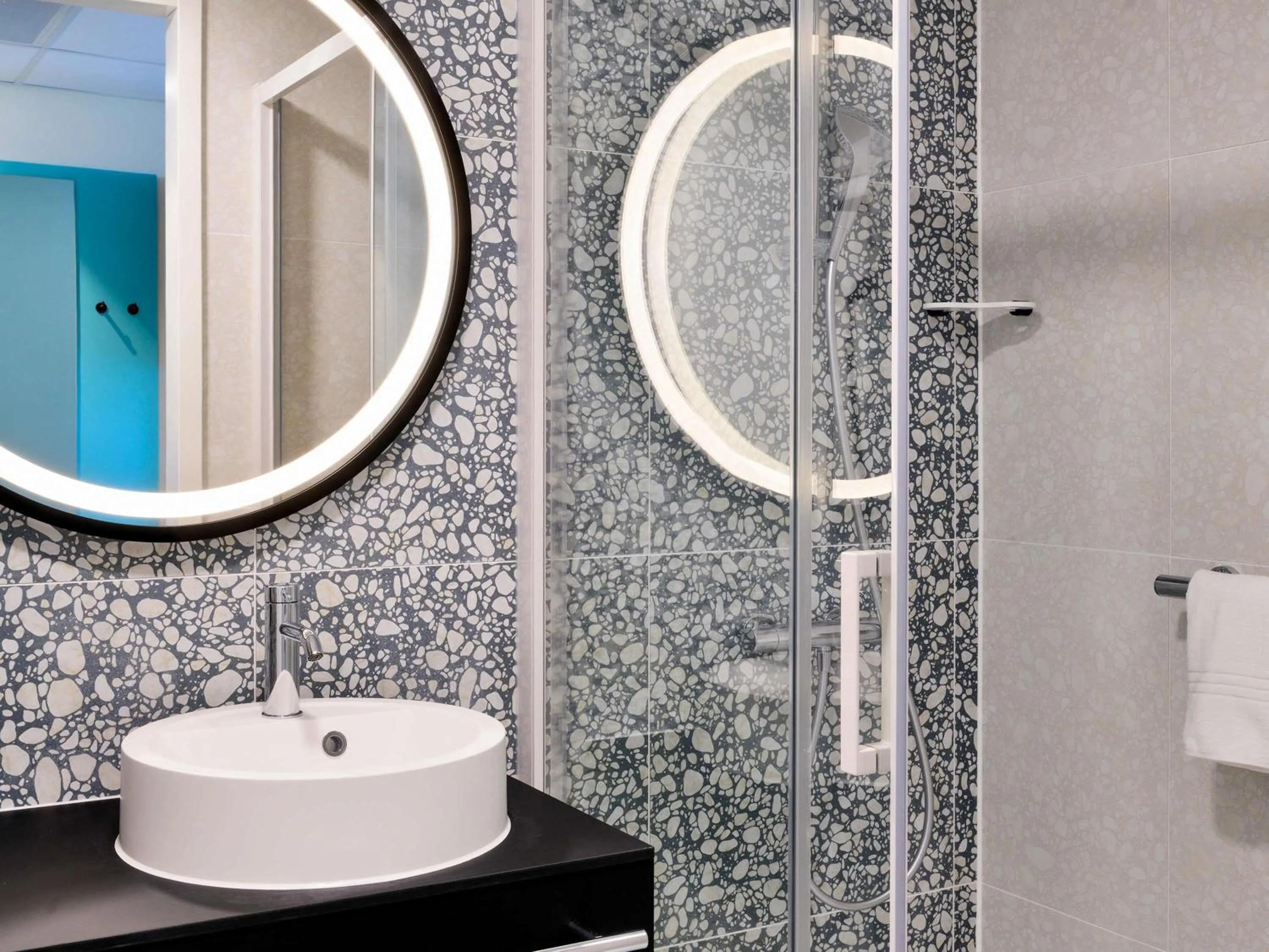 Standard Twin Room in ibis Styles Bredene