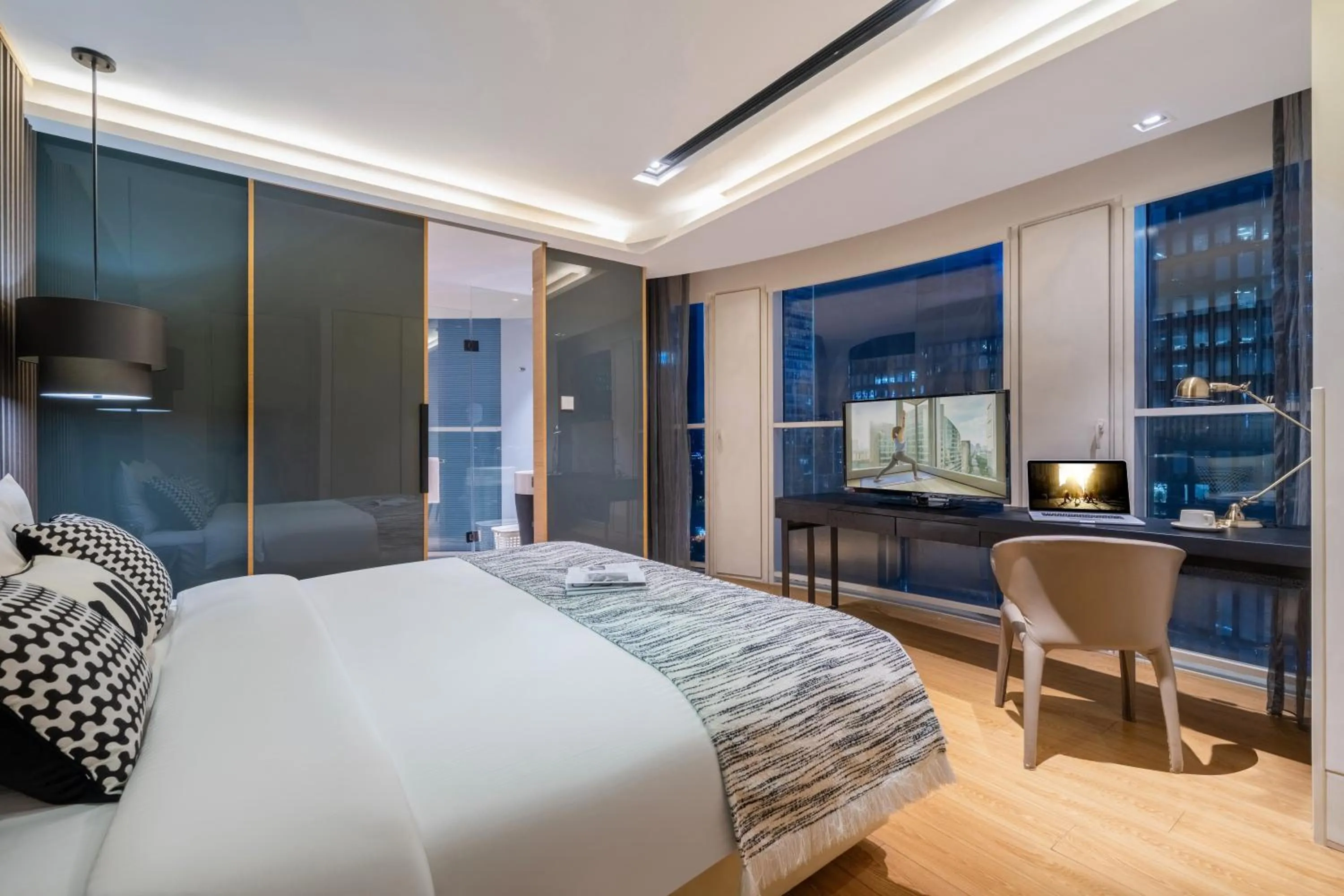 Deluxe Two-Bedroom Apartment in Citadines South Chengdu