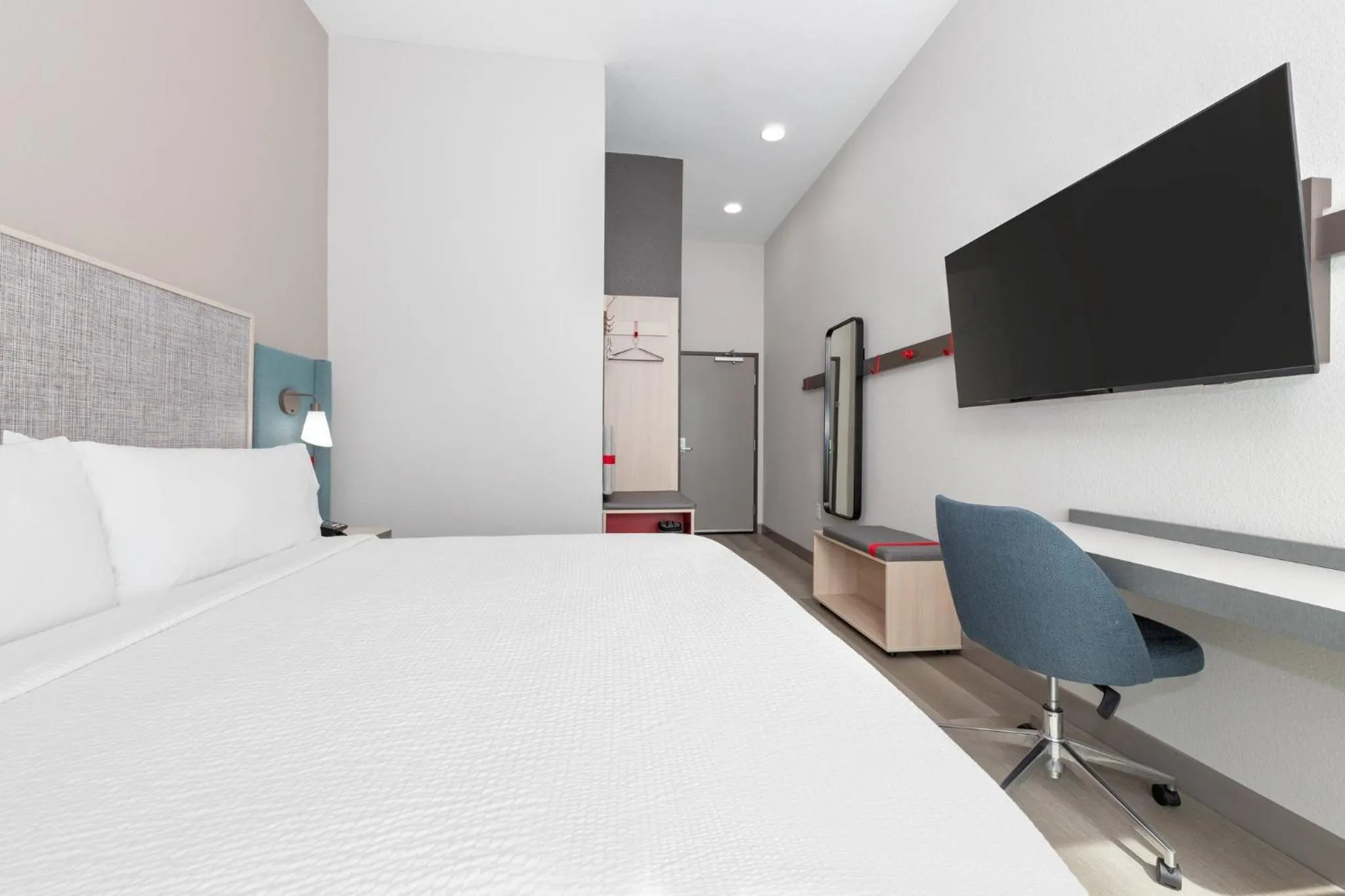 Standard King Room in avid hotel Austin NW - Lakeline by IHG