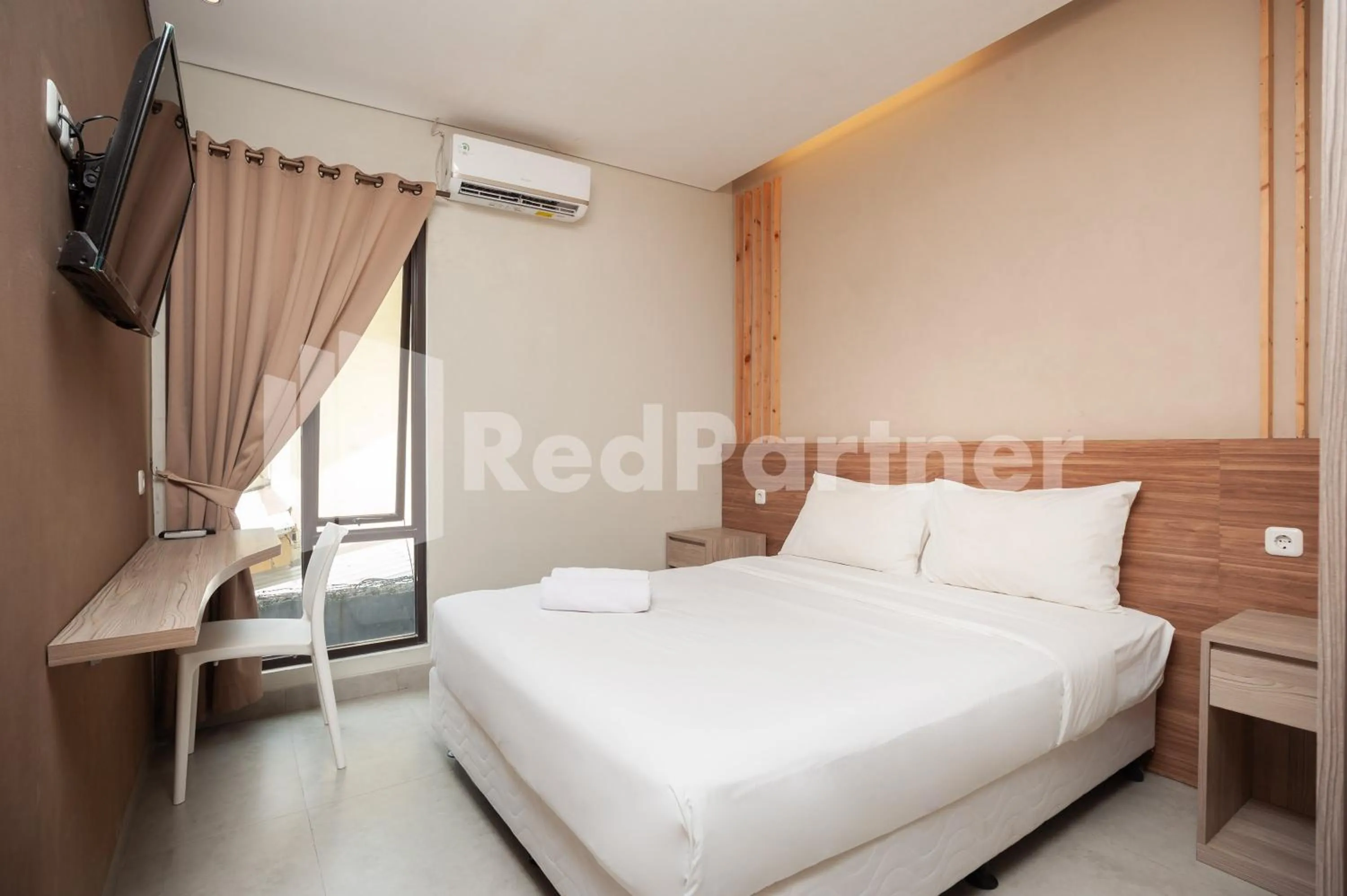 Standard Double Room in Urbanview Syariah Caseira Citra Raya