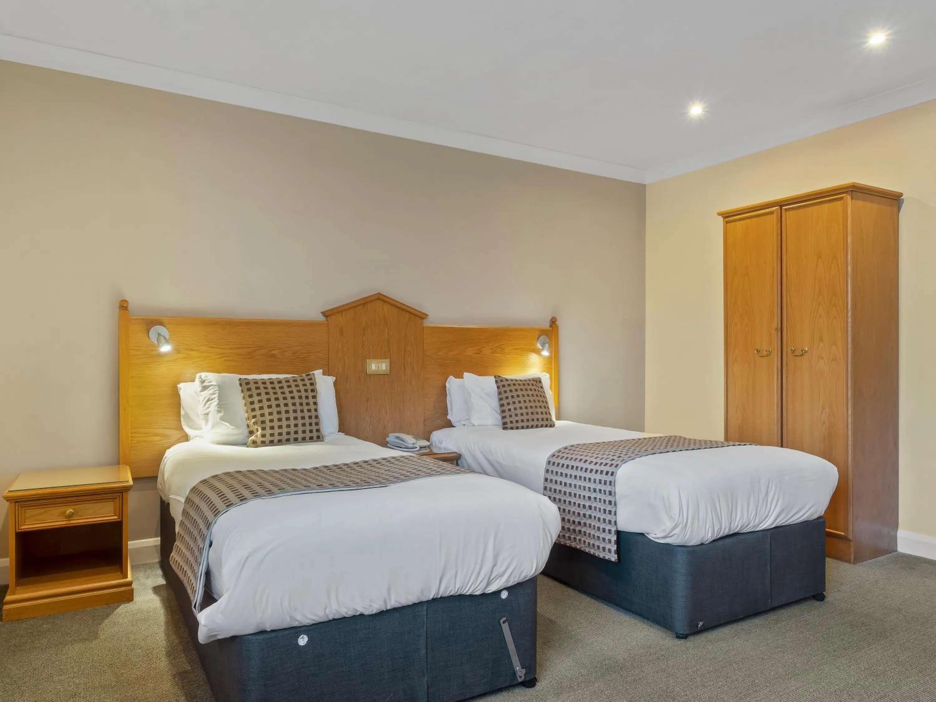 Standard Twin Room in Higher Trapp Hotel