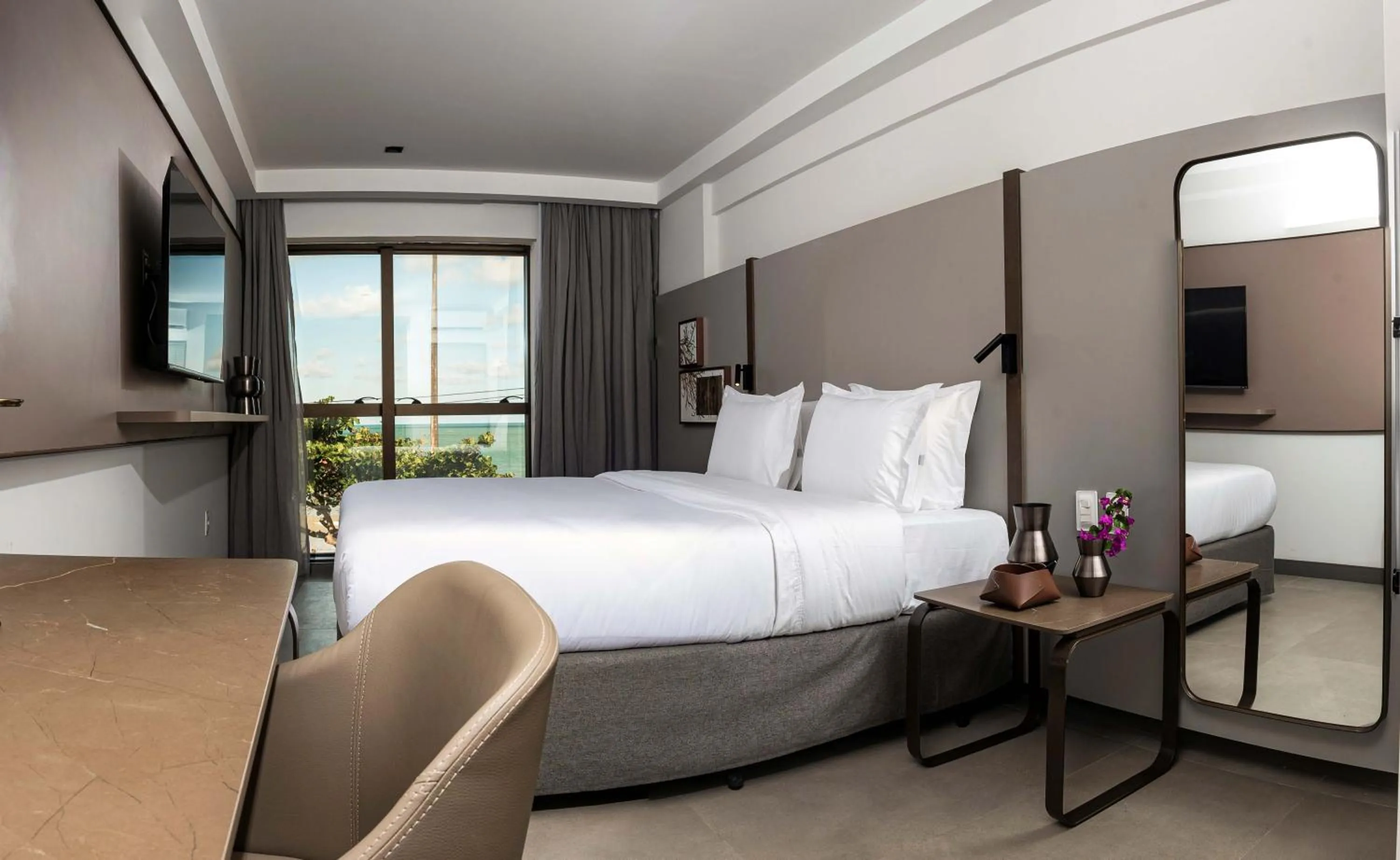 Suite with Sea View in HCM - Hotel Corais de Manaira