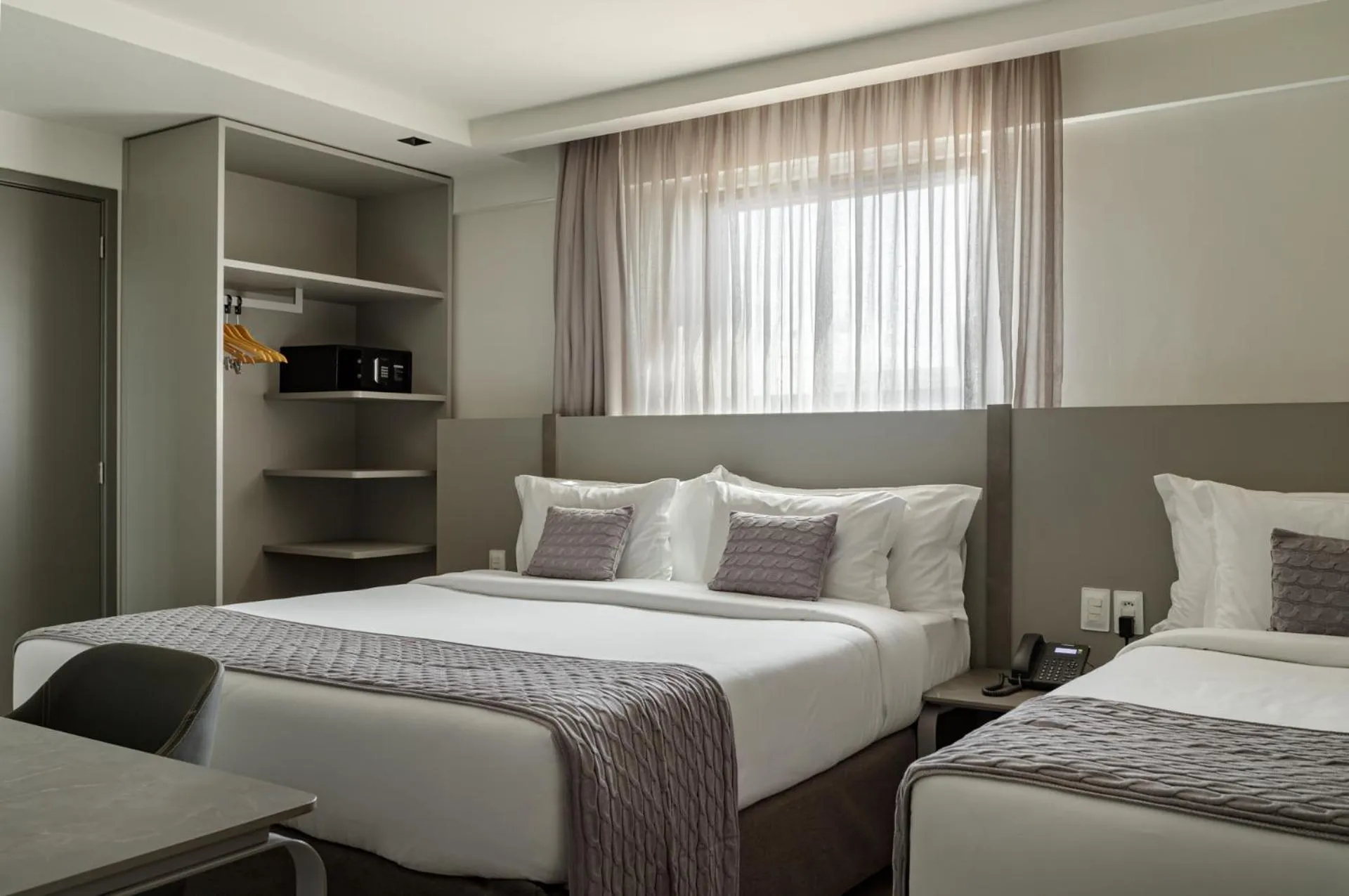 Comfort Triple Room in HCM - Hotel Corais de Manaira