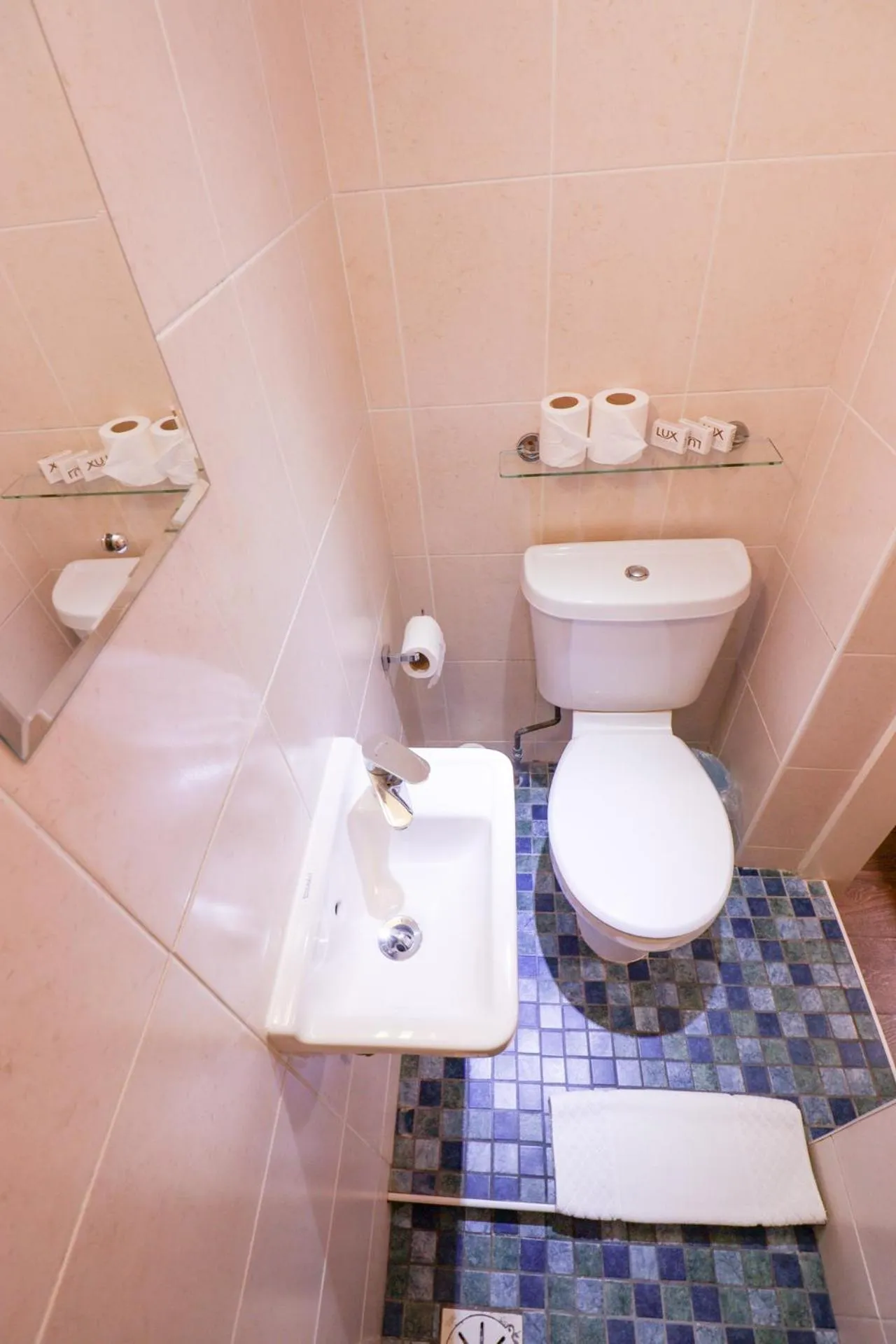 Standard Twin Room in Fairway Hotel