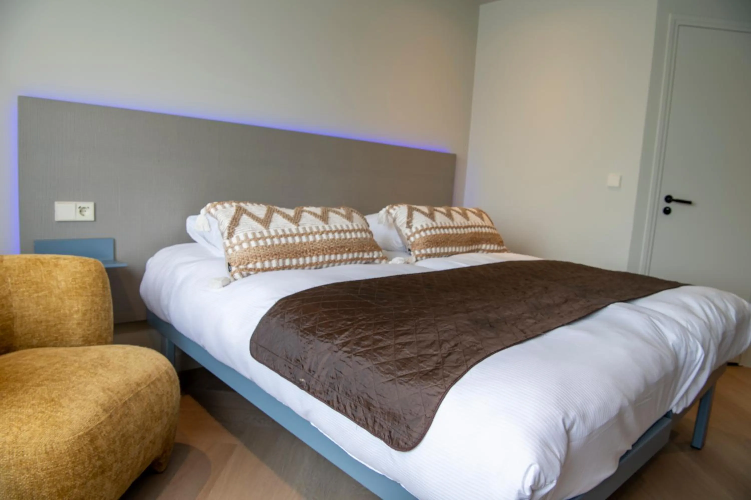 Comfort Twin Room in Boutique Hotel Herbergh Amsterdam Airport FREE PARKING