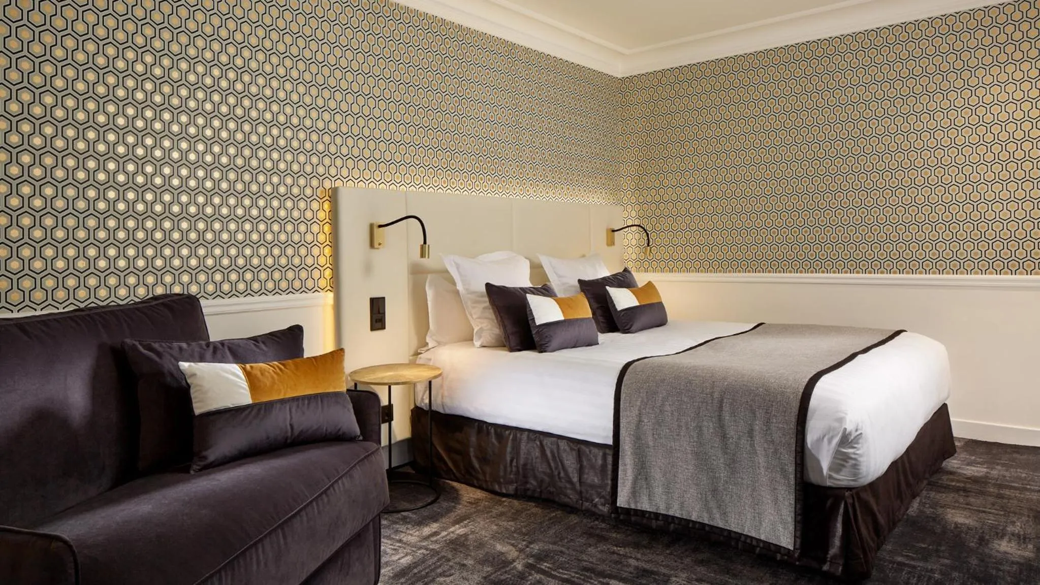 Junior Suite (3 Adults) in Hôtel le Royal Rive Gauche