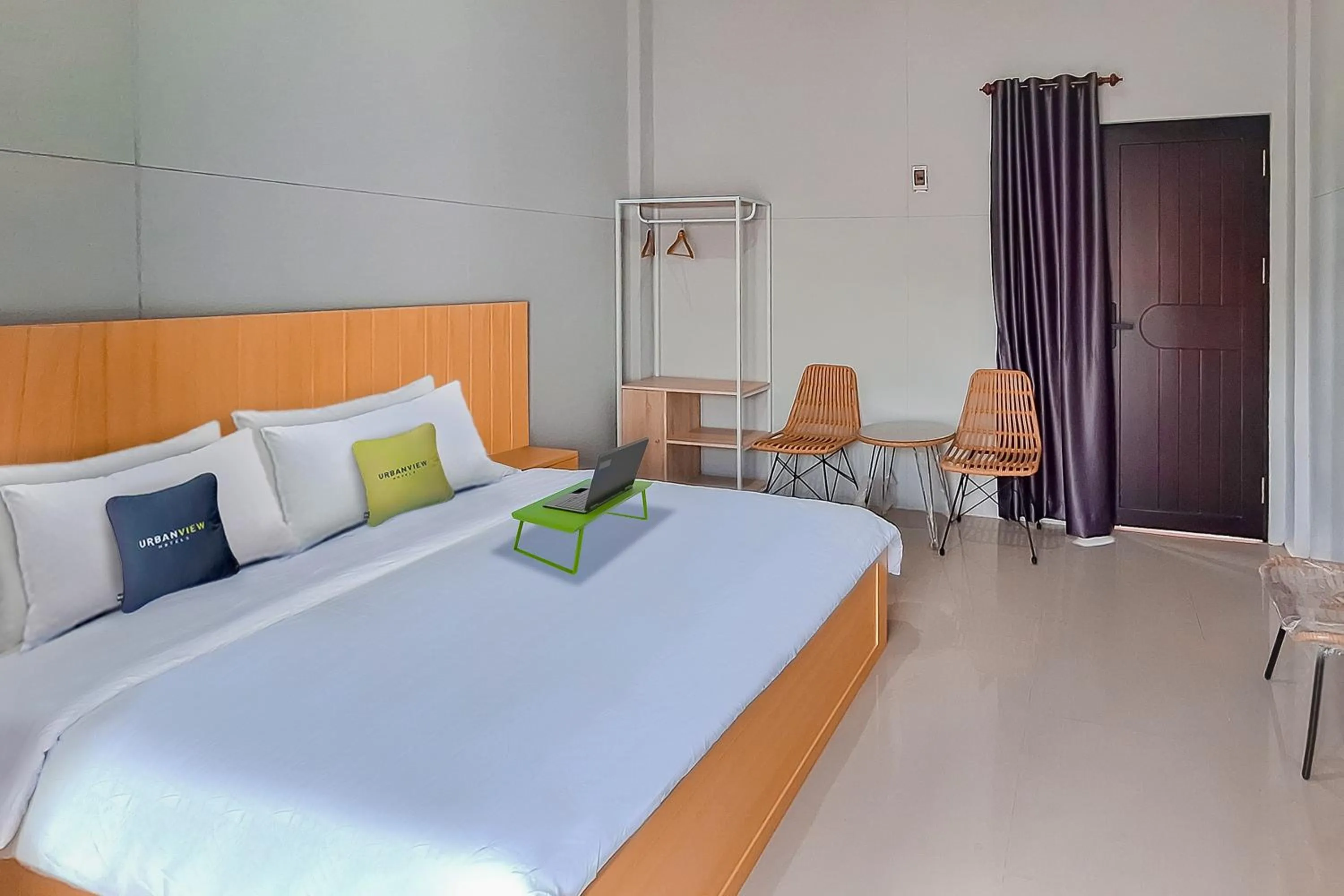 Deluxe Room - single occupancy in Urbanview Hotel Griya Menteng Palangkaraya by RedDoorz