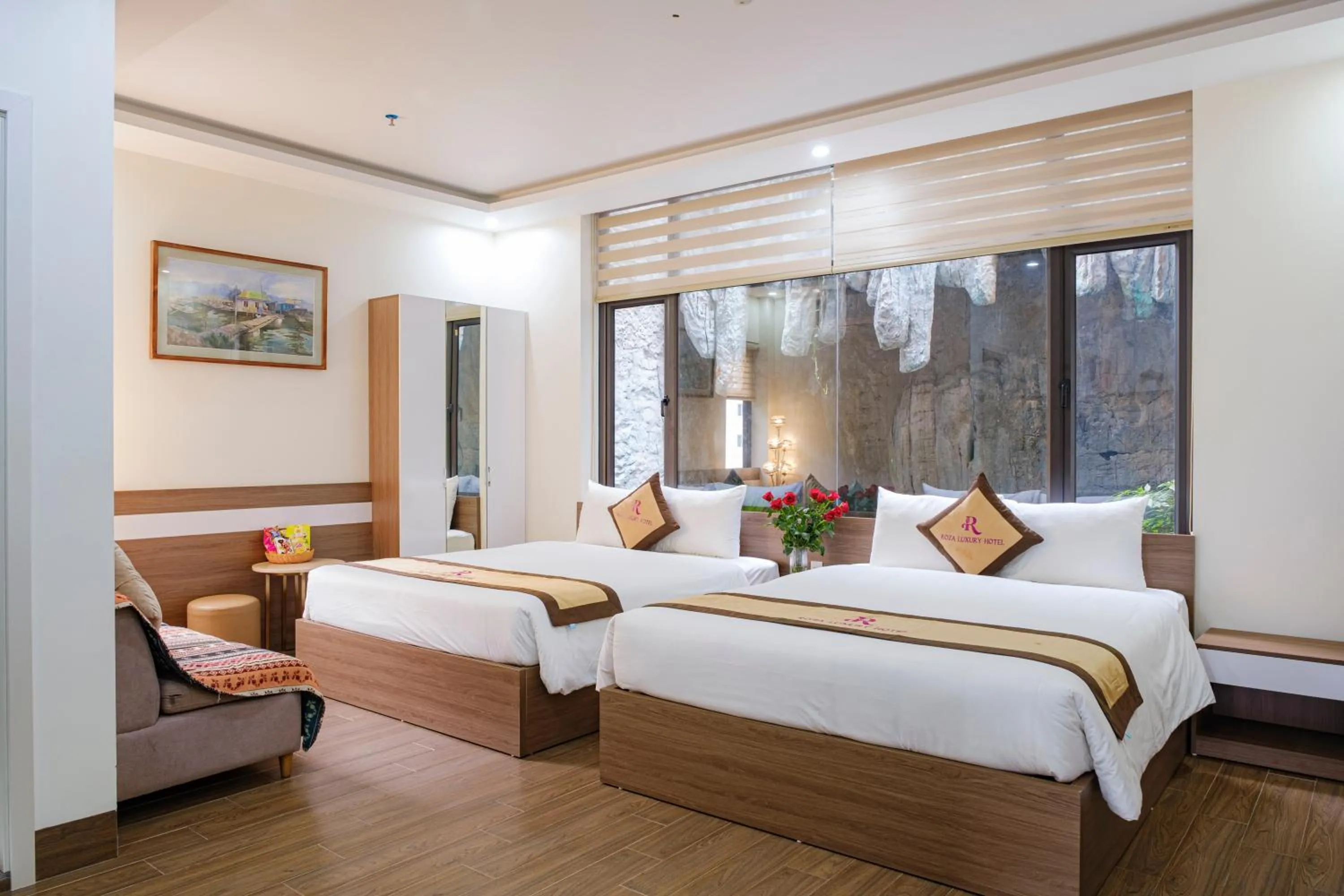 Triple Room in Roza Palace Cat Ba