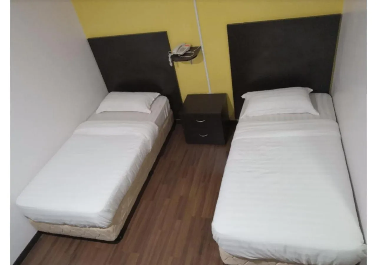 Twin Room in Sai Villa Hotel Near Klia & Klia2