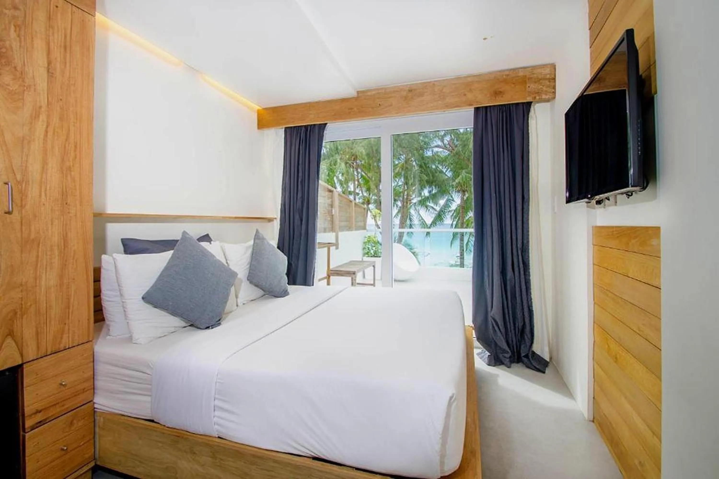 Beachfront Double Room with Balcony in Zuzuni Boutique Hotel