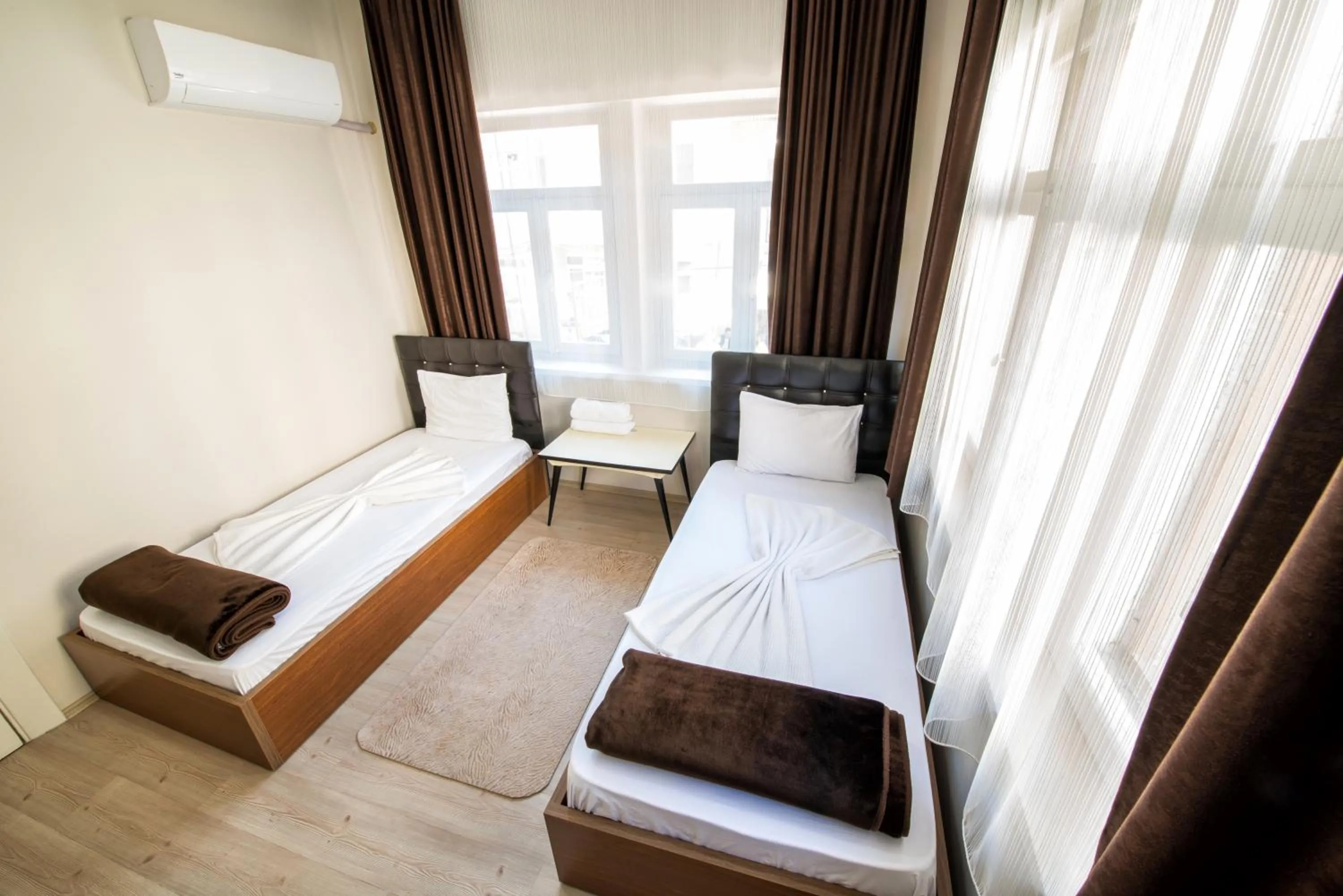 Double or Twin Room with Shower and Air Conditioning in Yellow Rose Pansiyon