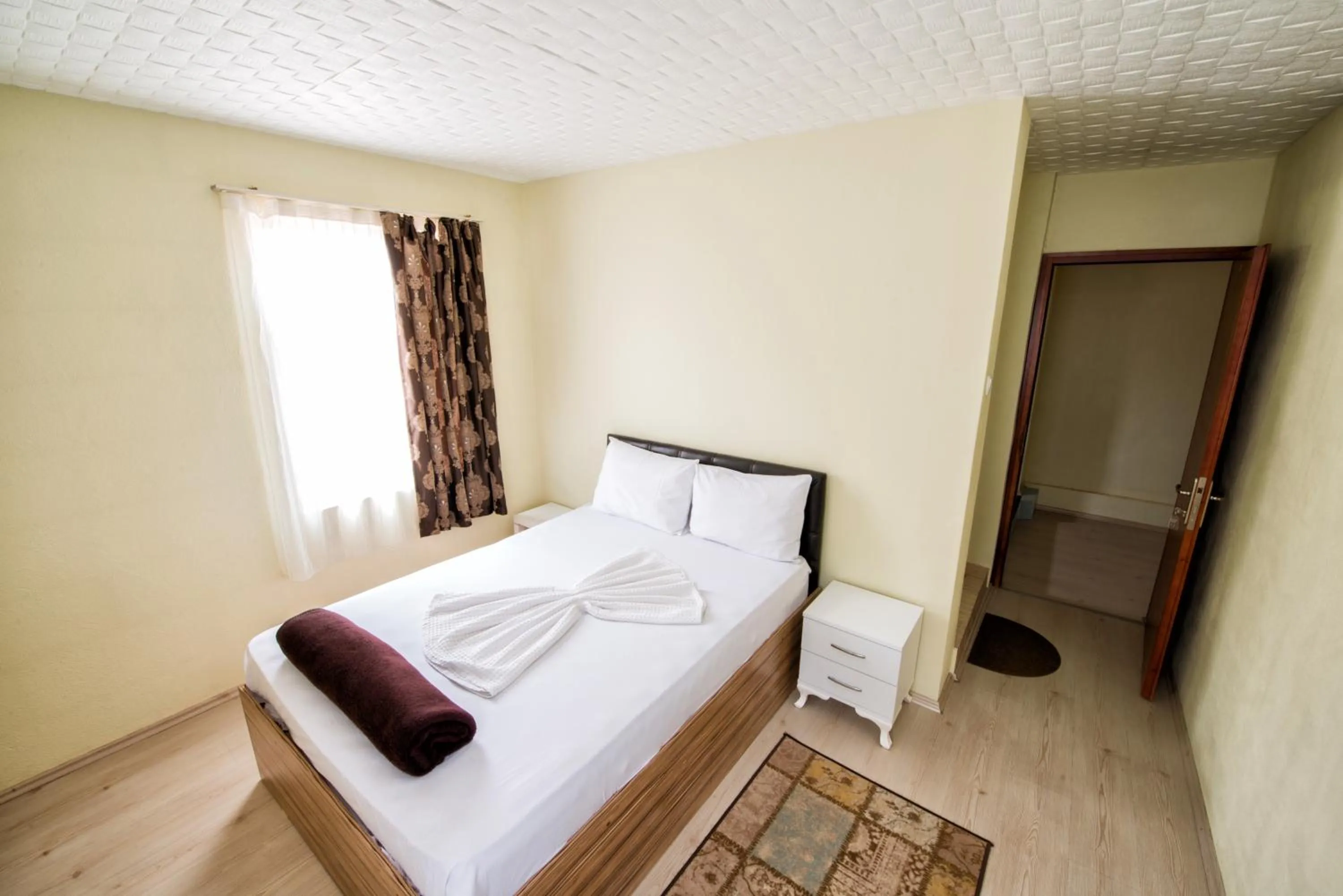 Double Room with Shower and Air Conditioning in Yellow Rose Pansiyon