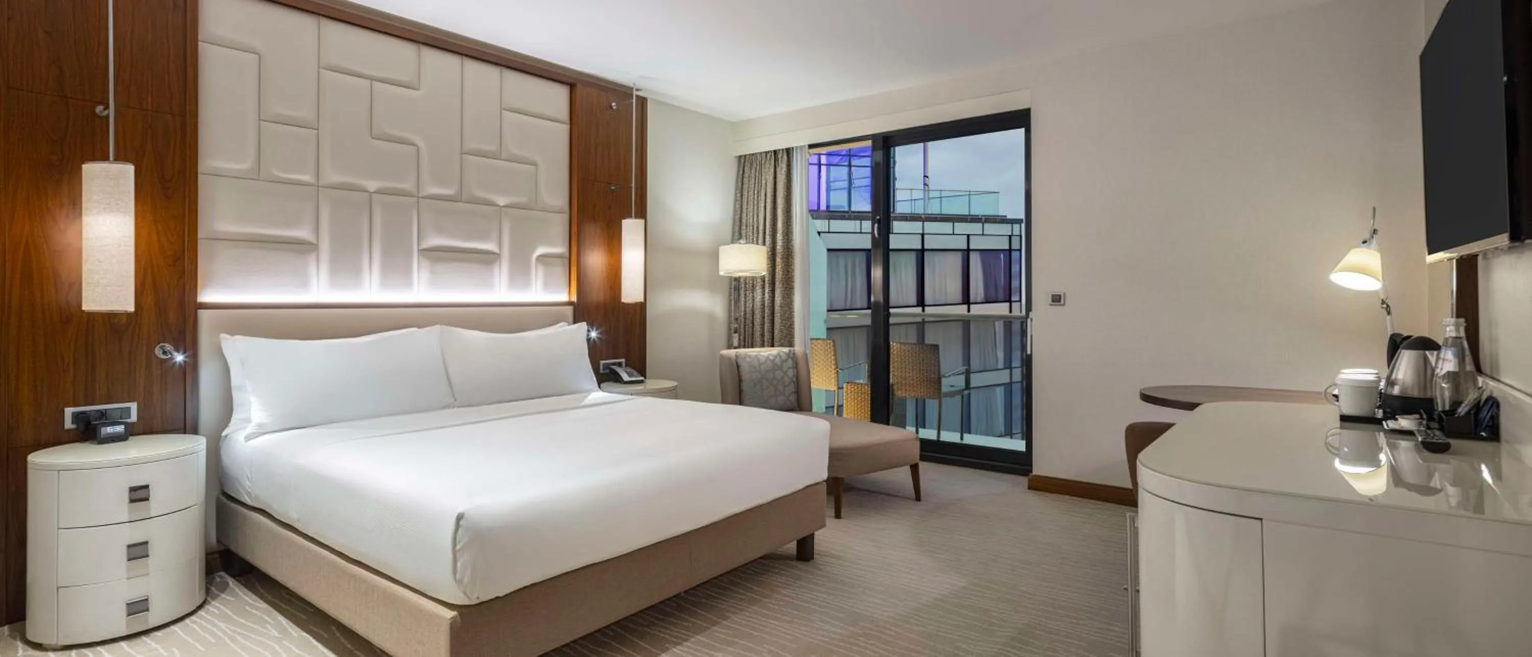 Executive King Room with Balcony and Sea View in Hilton Batumi