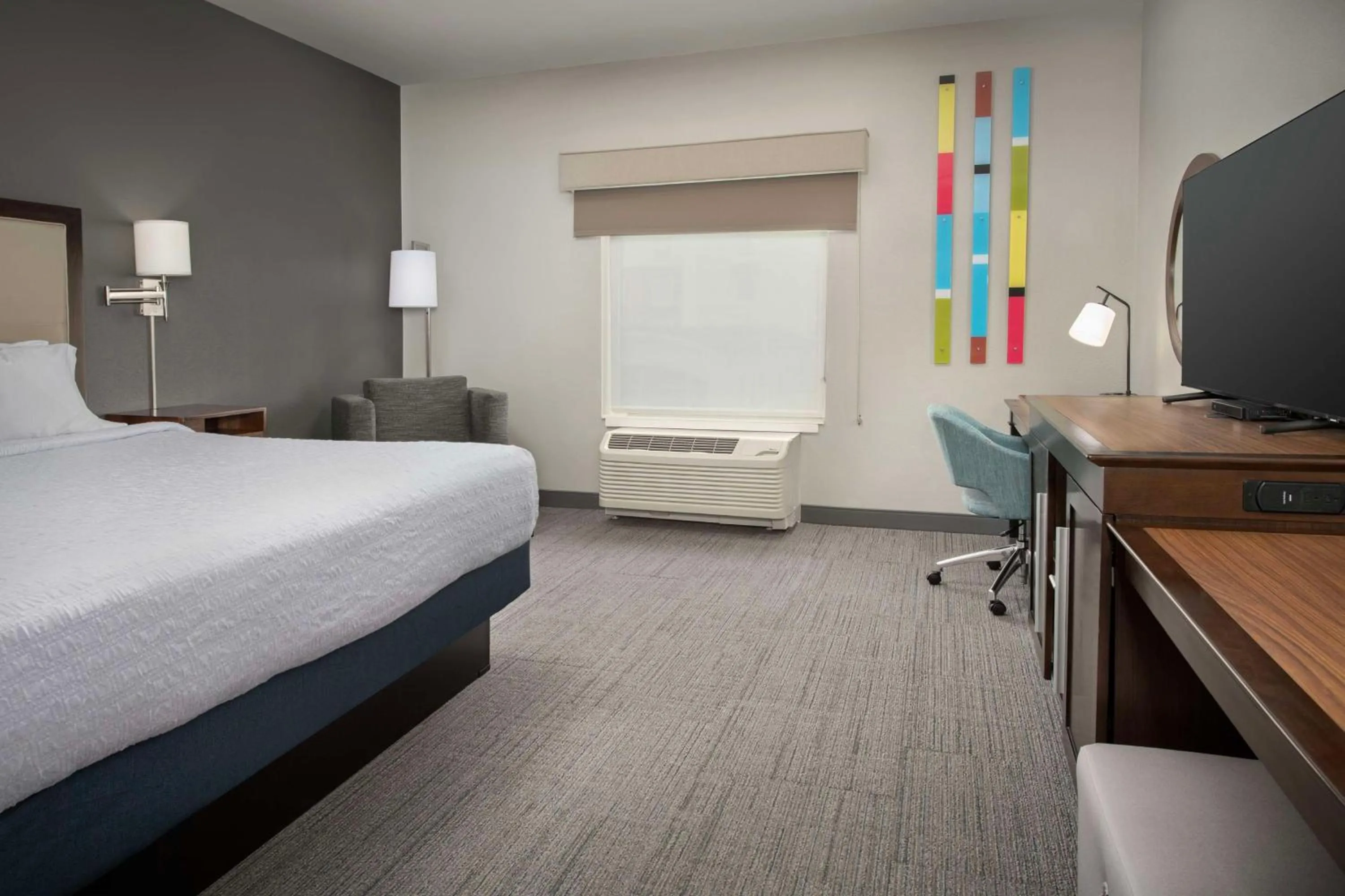 King Room with King Bed - Non-Smoking in Hampton Inn & Suites Portland/Hillsboro-Evergreen Park