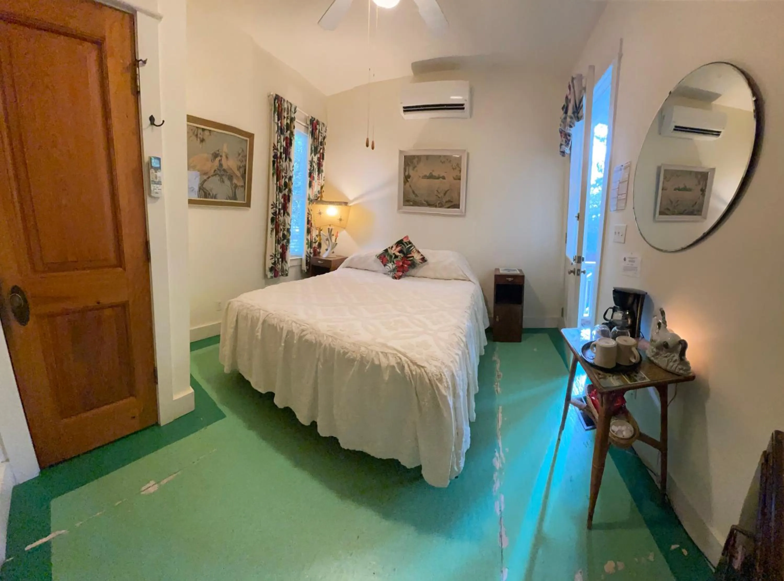 Double Room in Hibiscus Coffee & Guesthouse