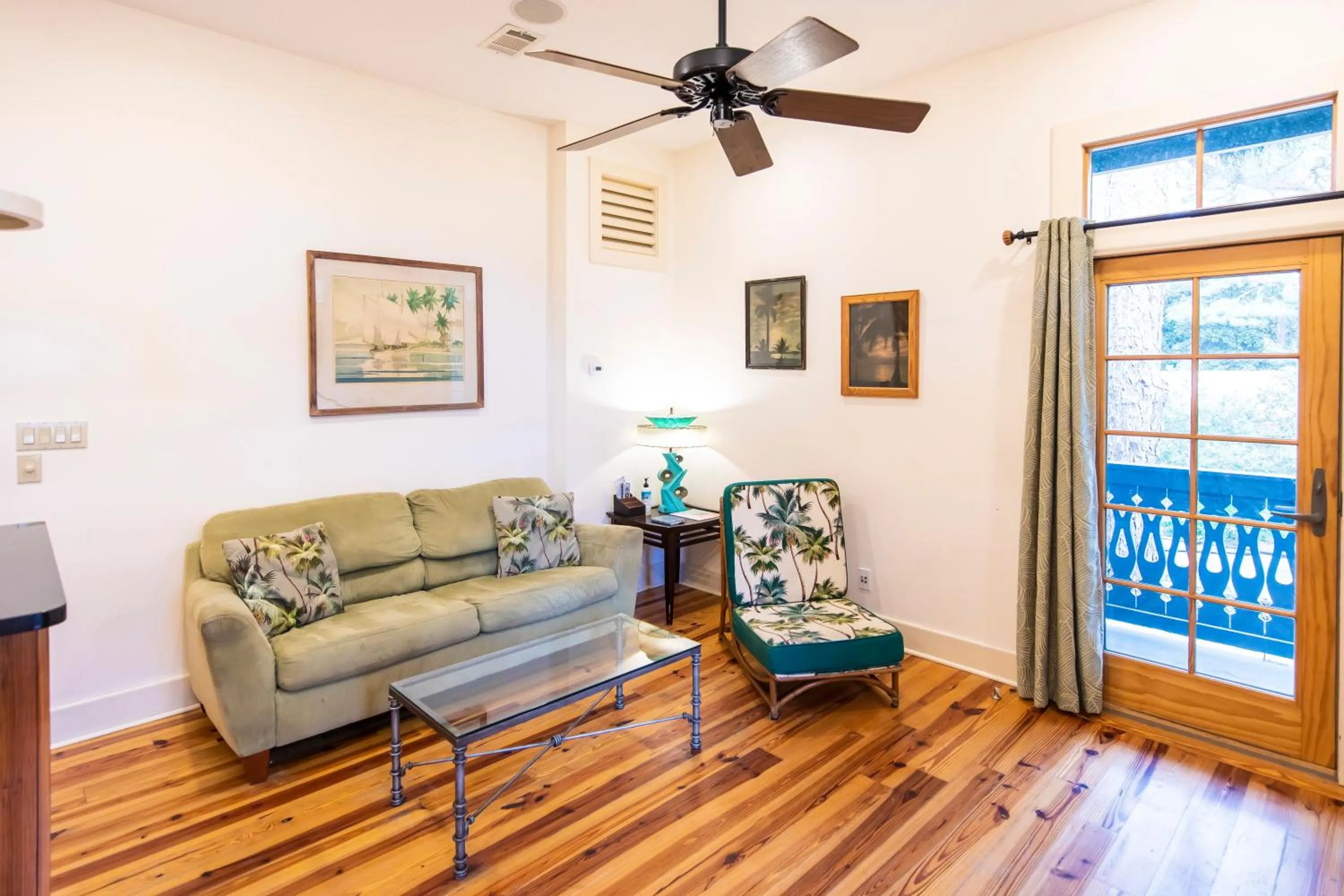 One-Bedroom Apartment in Hibiscus Coffee & Guesthouse