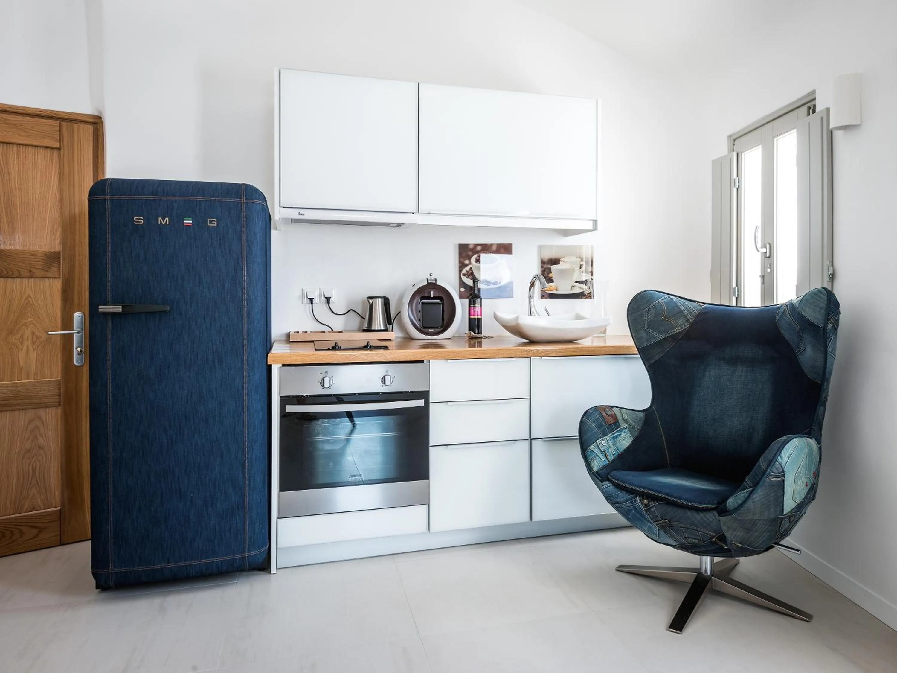 Splendid Suite with Two Private Heated Outdoor Pools & Caldera Sea View in Elite Luxury Suites